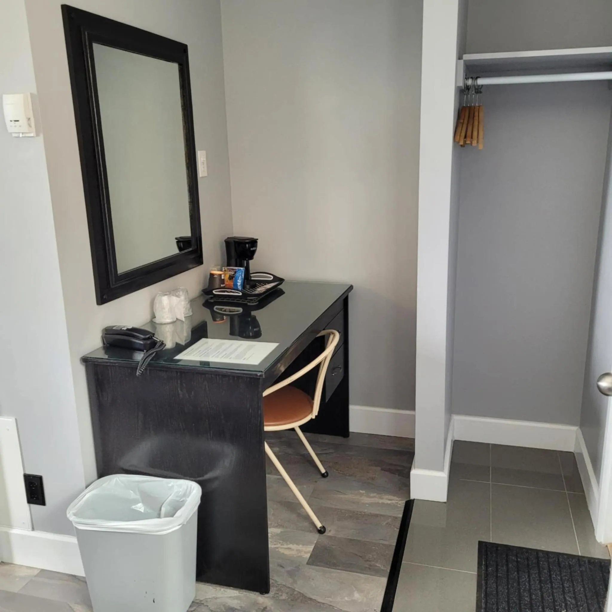 Seating area in Motel Rimouski