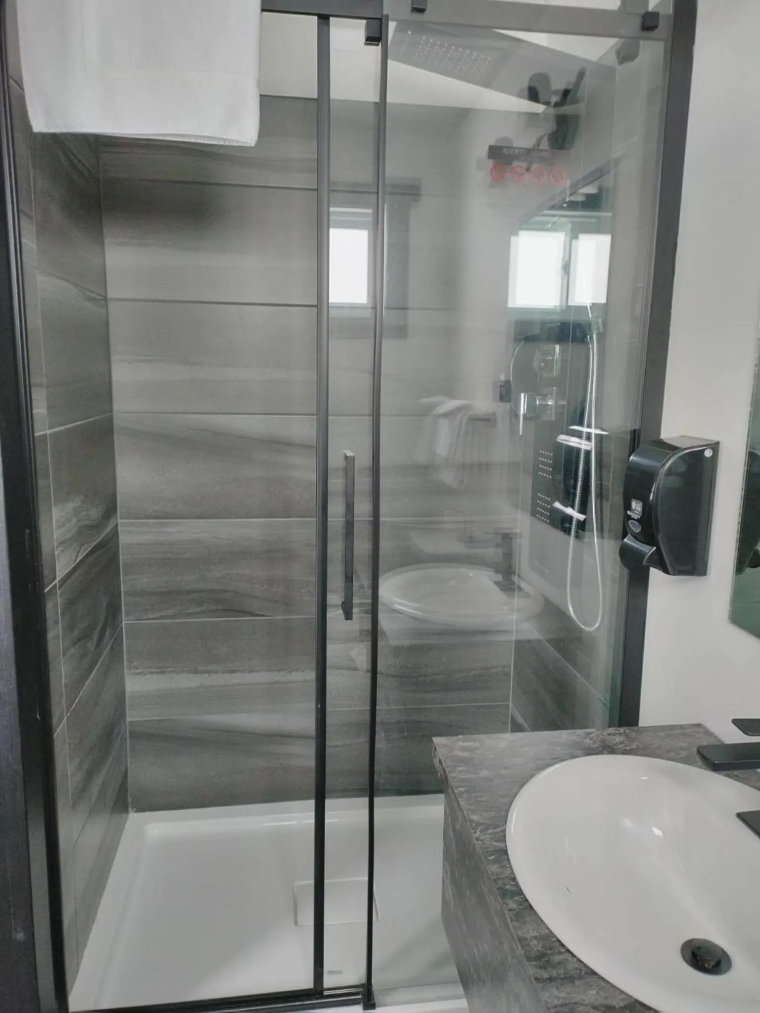 Bathroom in Motel Rimouski