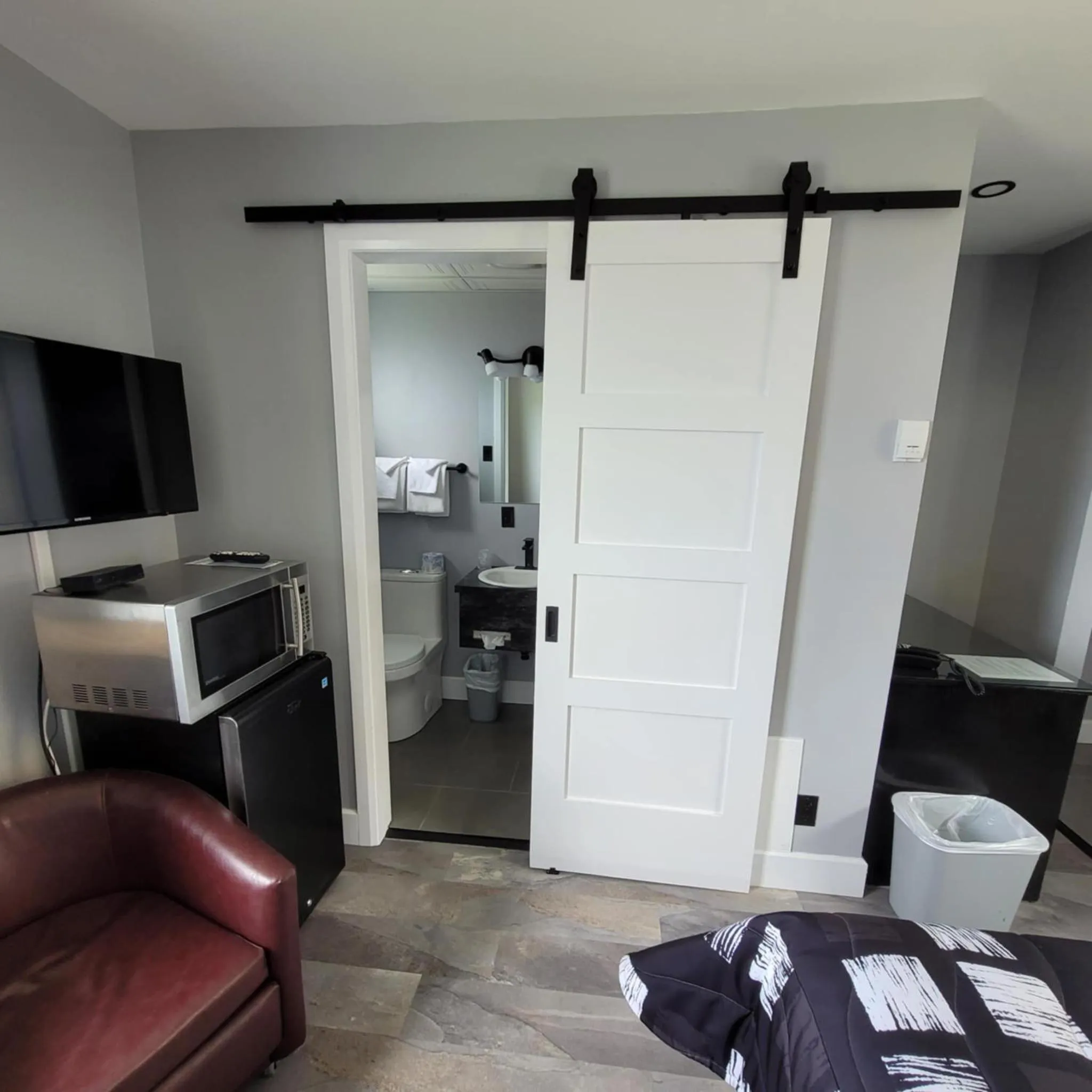 TV and multimedia in Motel Rimouski