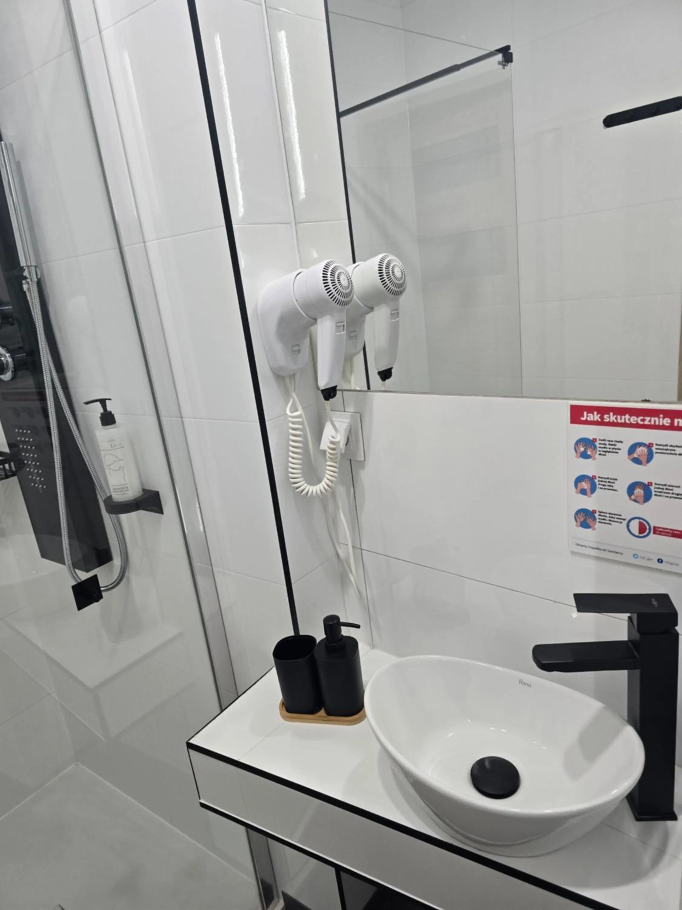 Bathroom in Eldom-NOCLEGI, Kolejowa 15 Wągrowiec