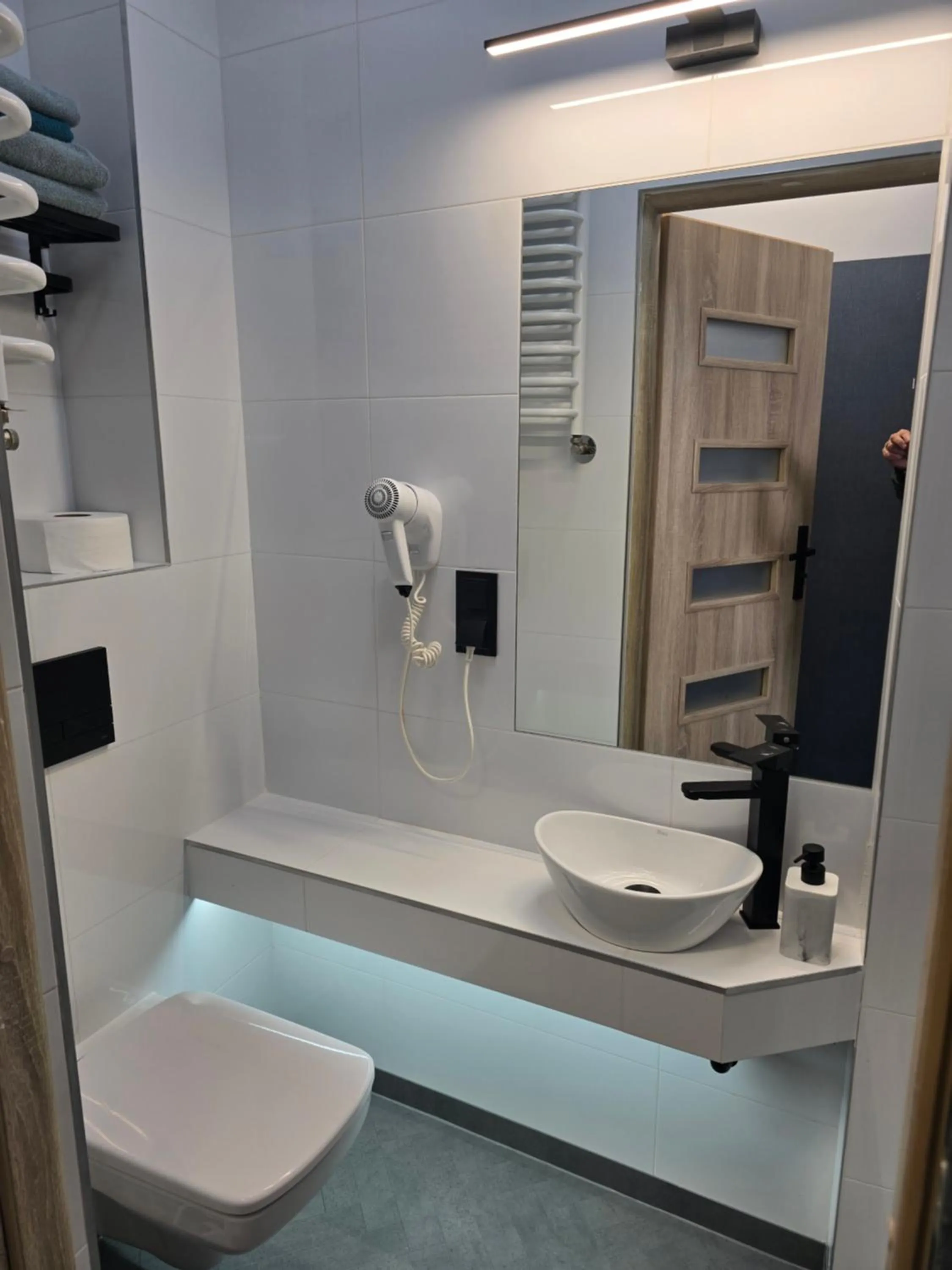 Bathroom in Eldom-NOCLEGI, Kolejowa 15 Wągrowiec