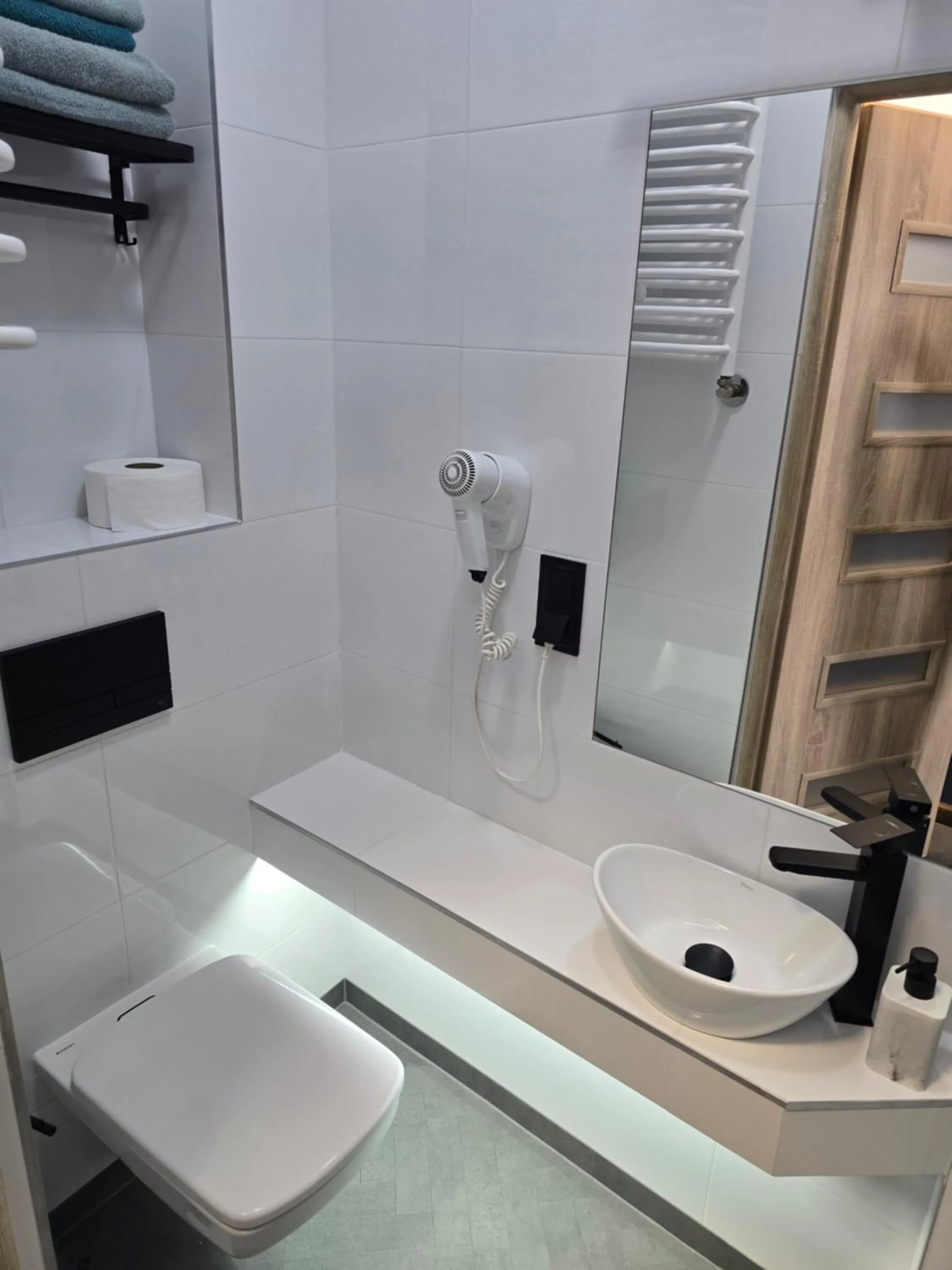 Bathroom in Eldom-NOCLEGI, Kolejowa 15 Wągrowiec