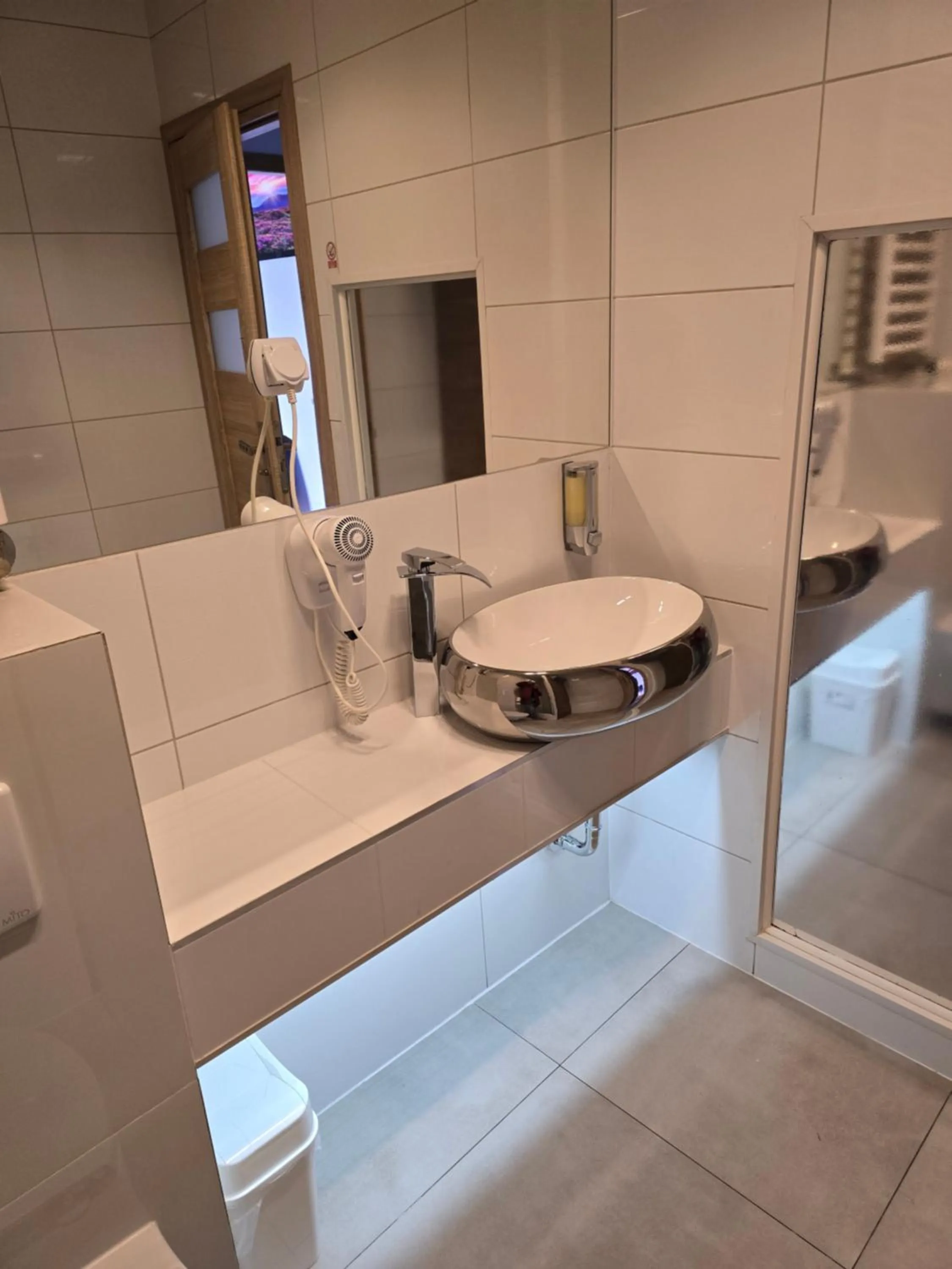 Bathroom in Eldom-NOCLEGI, Kolejowa 15 Wągrowiec