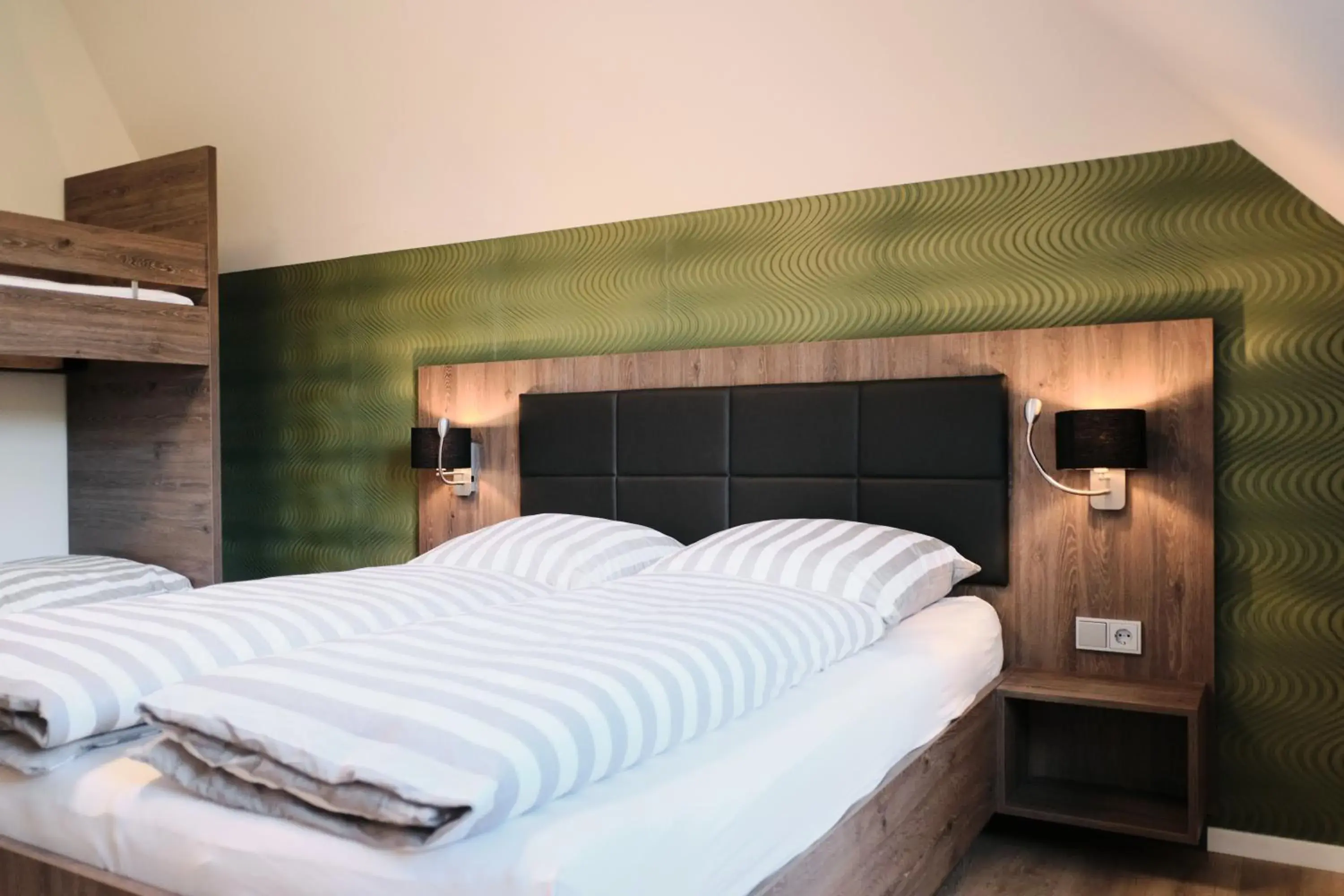 Double Room with Extra Bed - single occupancy in Beisenbusch Hotel & Restaurant Double Room with Extra Bed - single occupancy in Beisenbusch Hotel & Restaurant