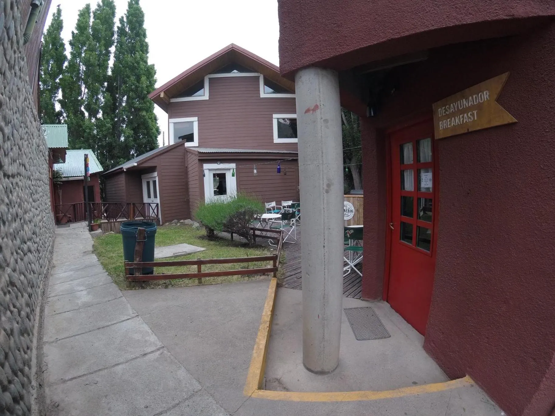 Patio in Hostel Los Pioneros