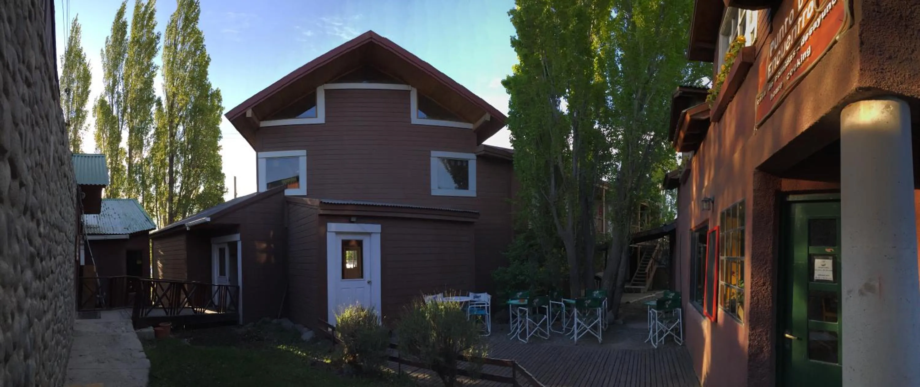 Restaurant/places to eat in Hostel Los Pioneros