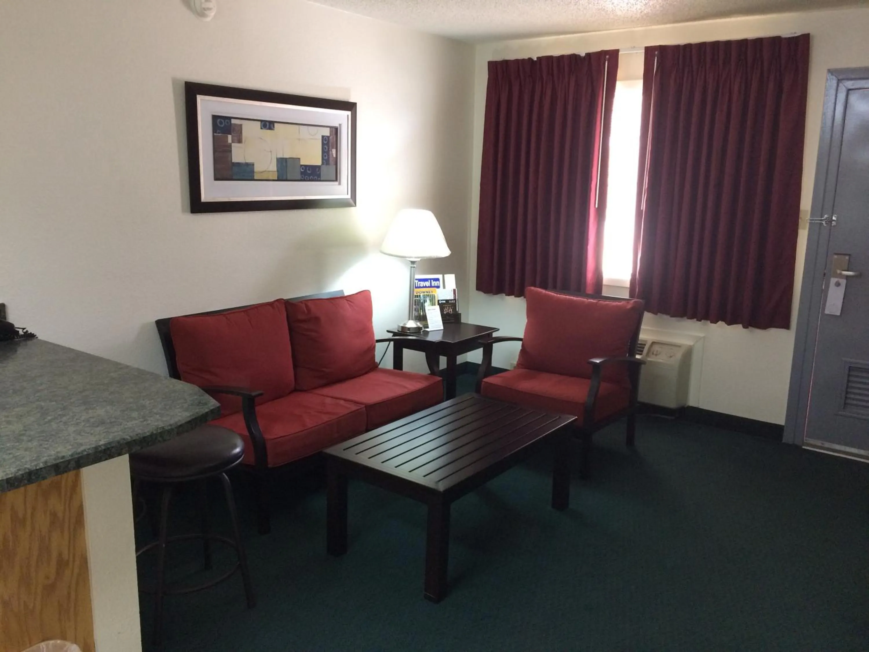 Travel Inn & Suites