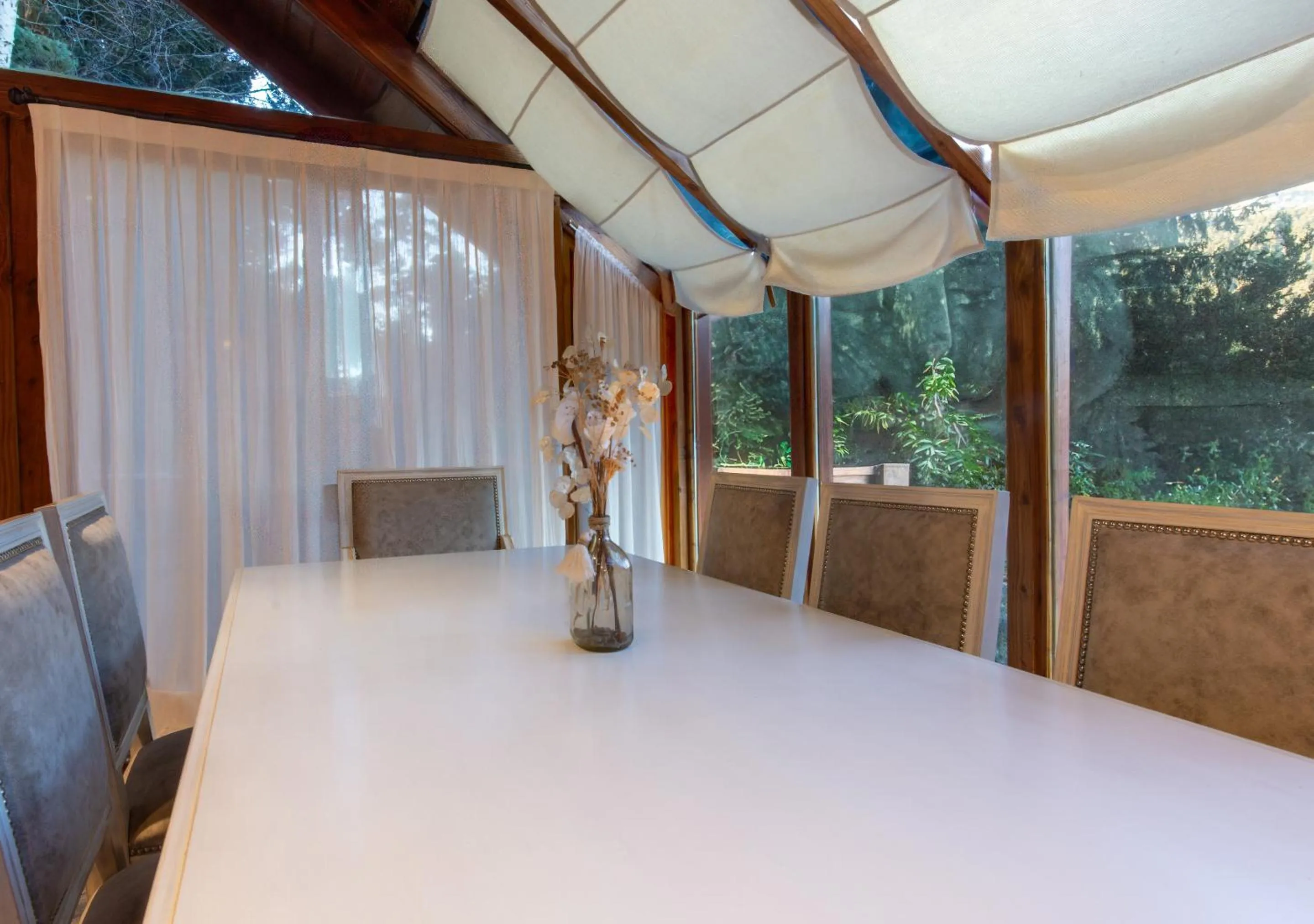 Photo of the whole room in Costa Serena Aparts & Spa