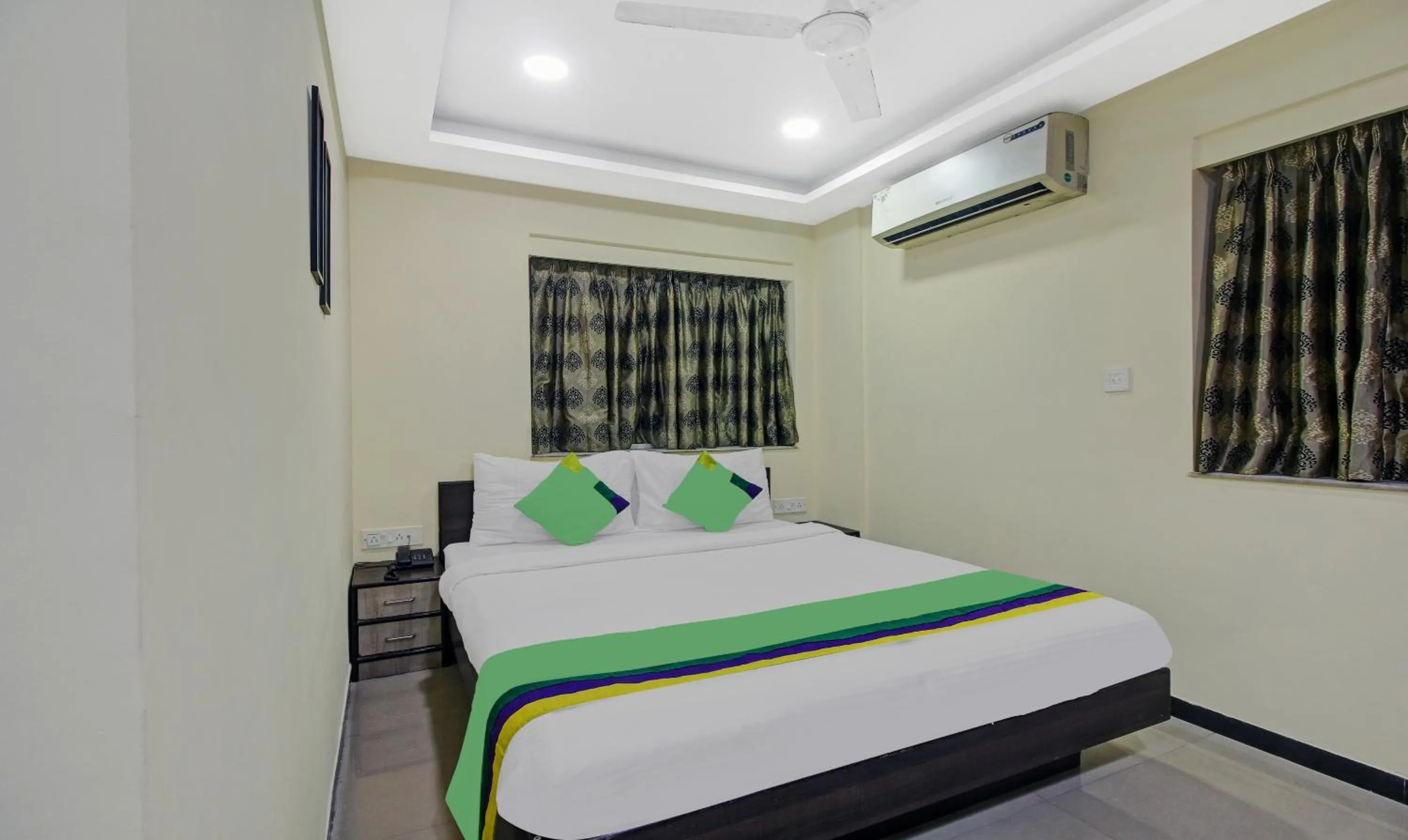 Bedroom, Bed in Treebo Naman'S Inn Near Kalighat Mandir