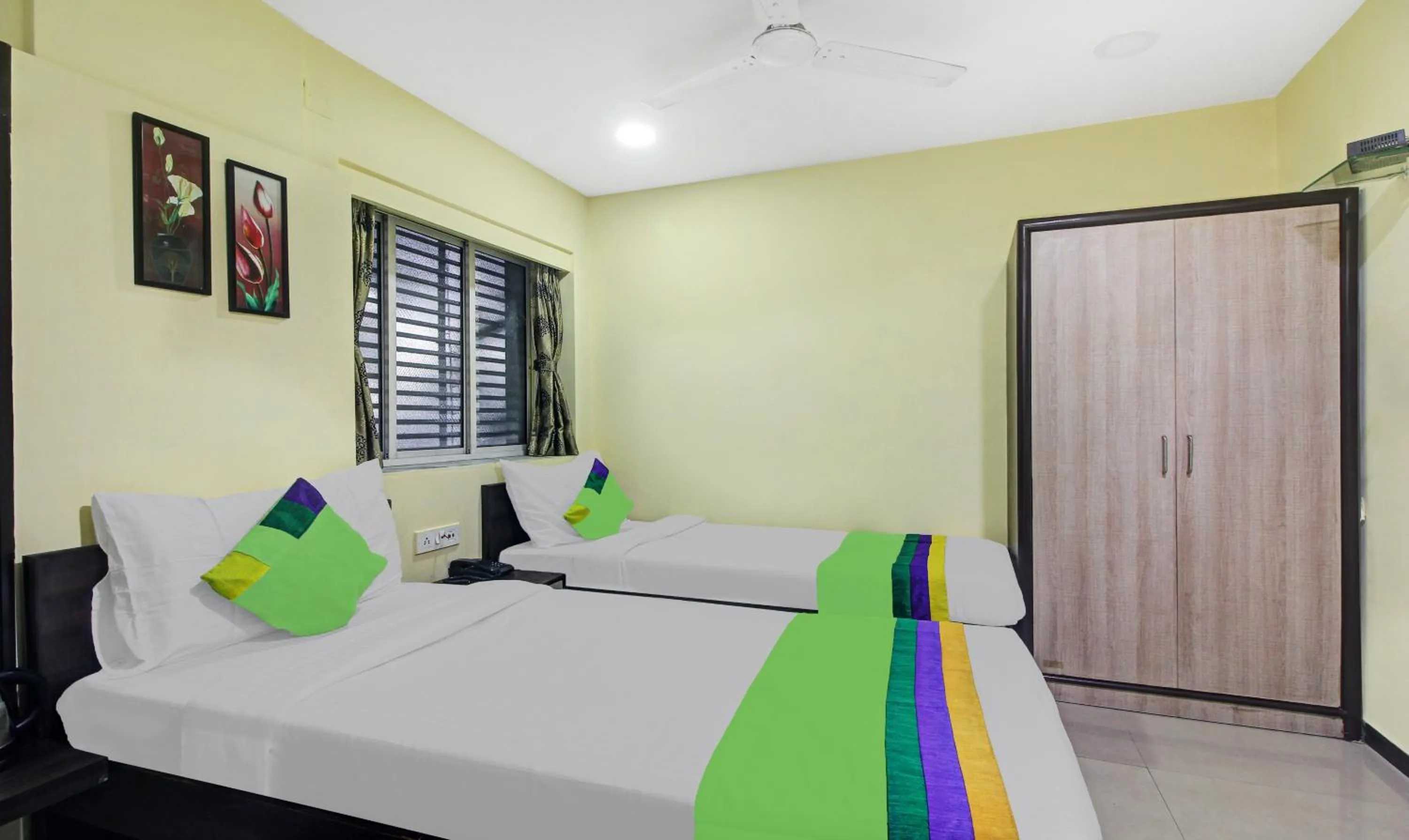 Bedroom, Bed in Treebo Naman'S Inn Near Kalighat Mandir