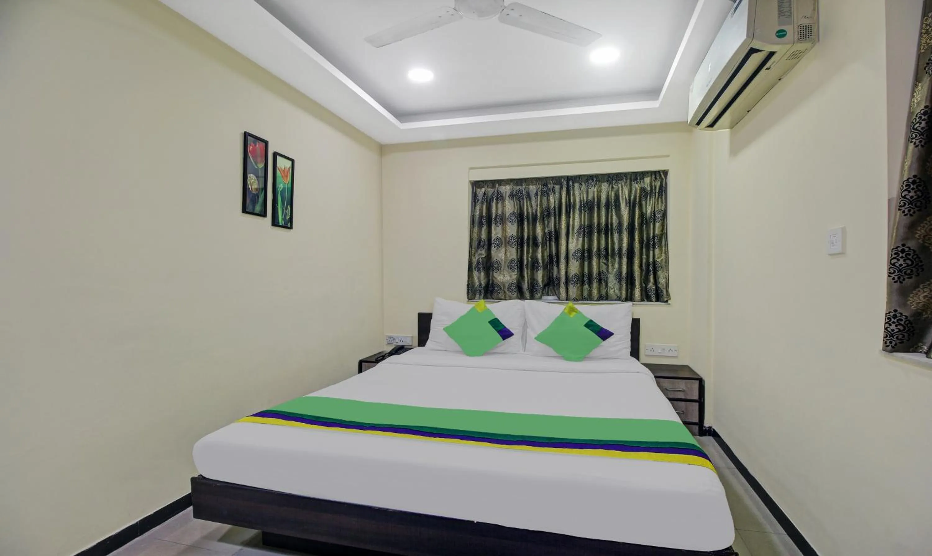 Bedroom, Bed in Treebo Naman'S Inn Near Kalighat Mandir