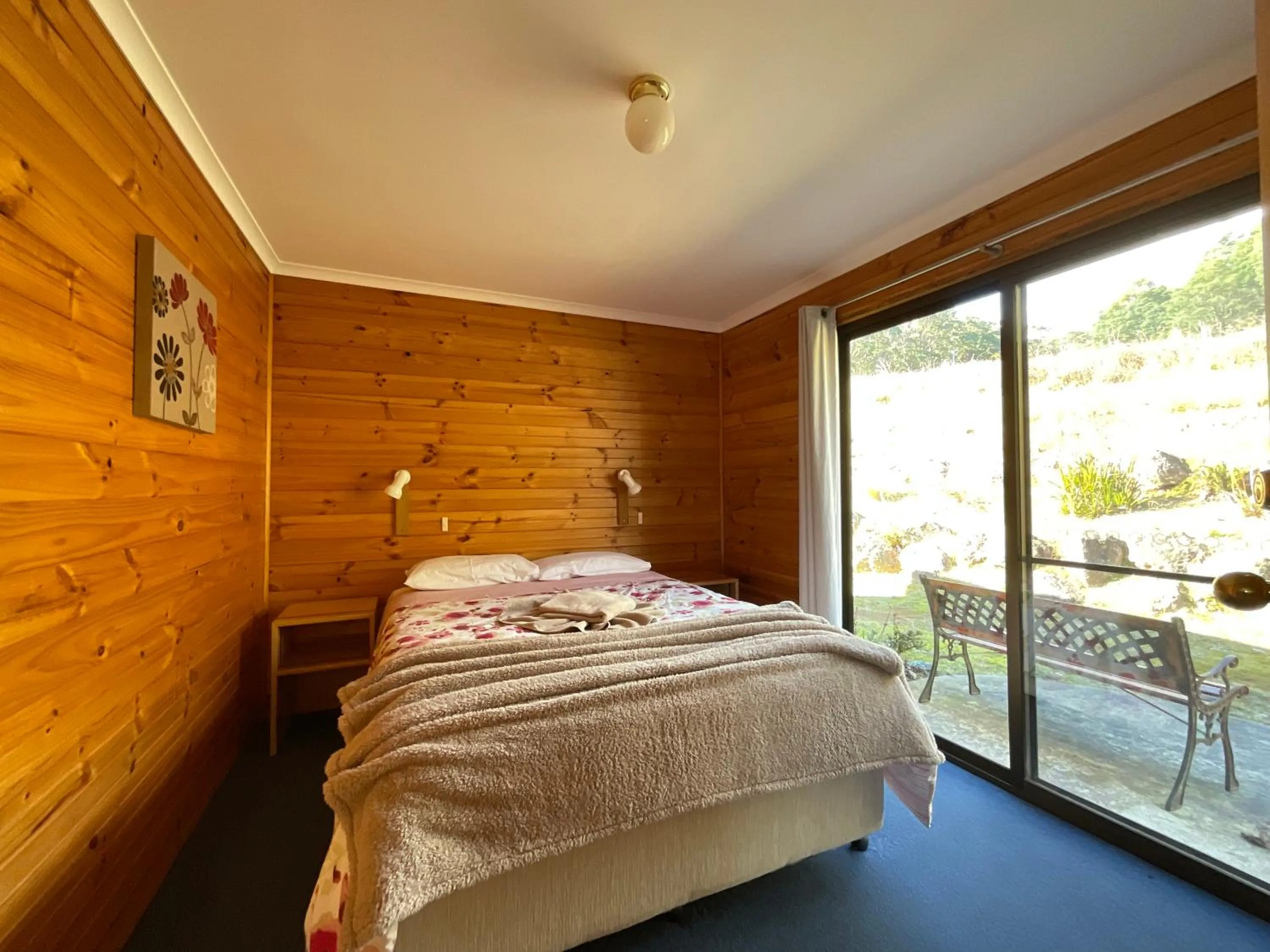 Bedroom, Bed in Silver Ridge Retreat
