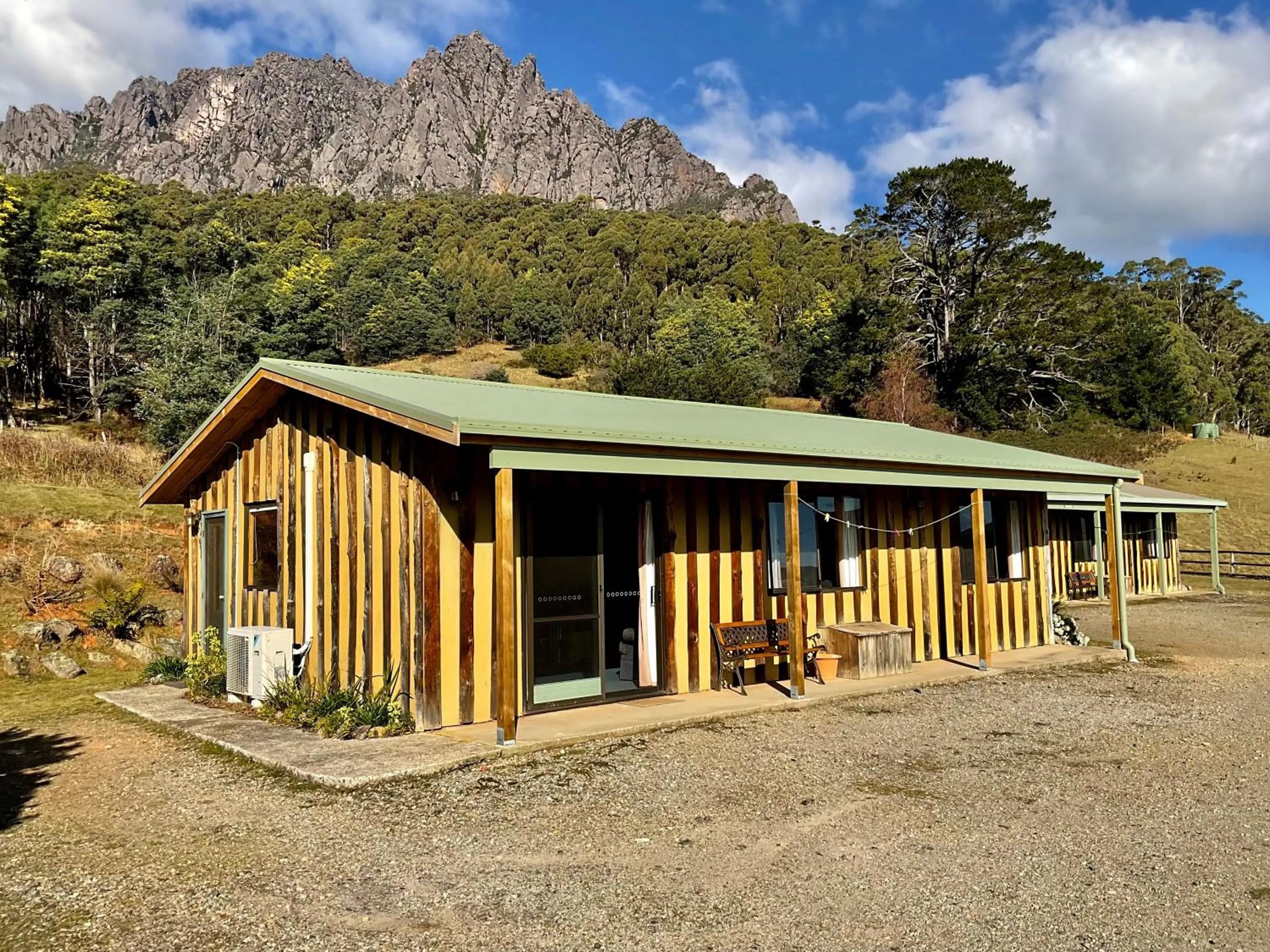 Property building in Silver Ridge Retreat