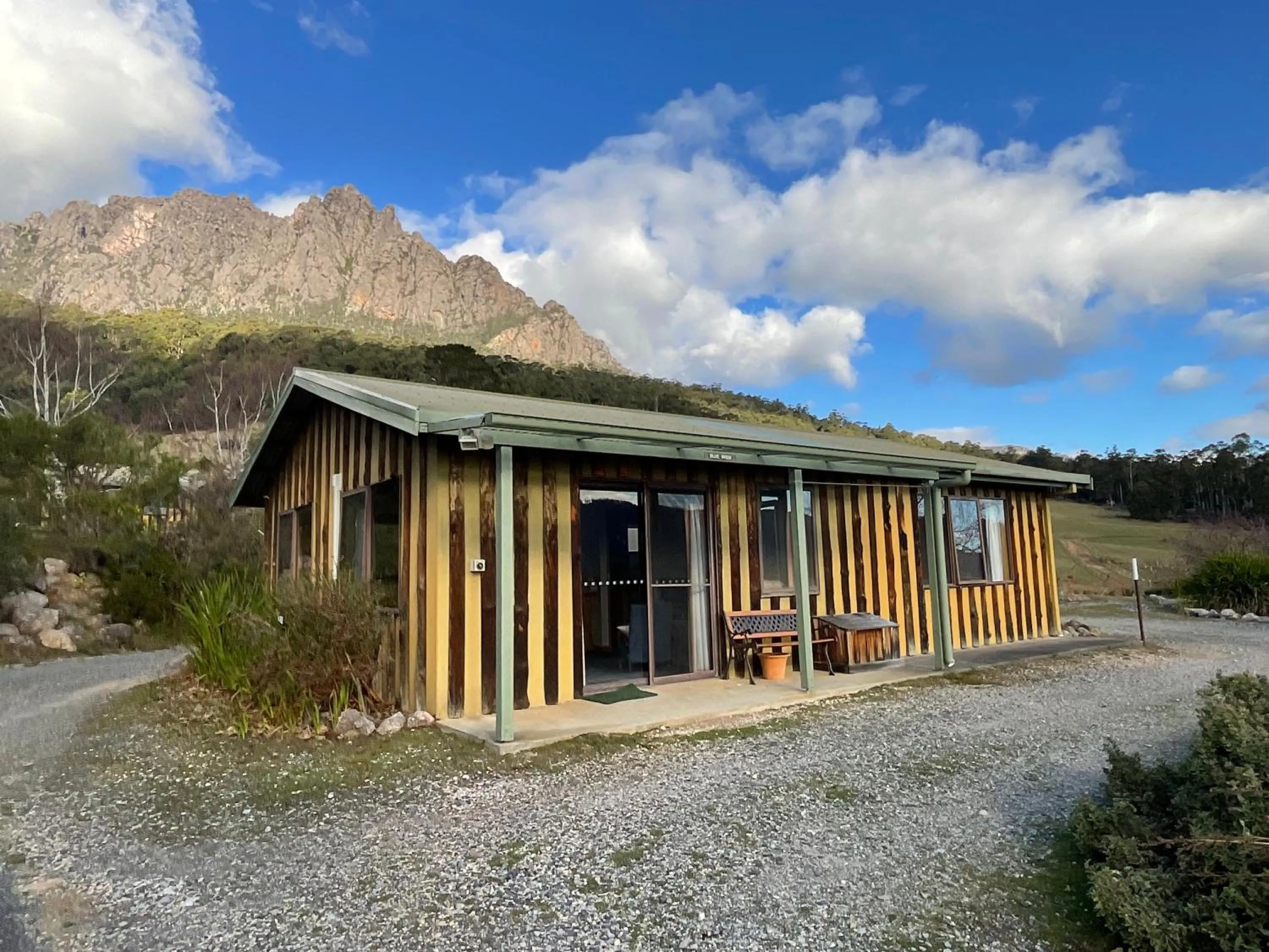 Property building in Silver Ridge Retreat