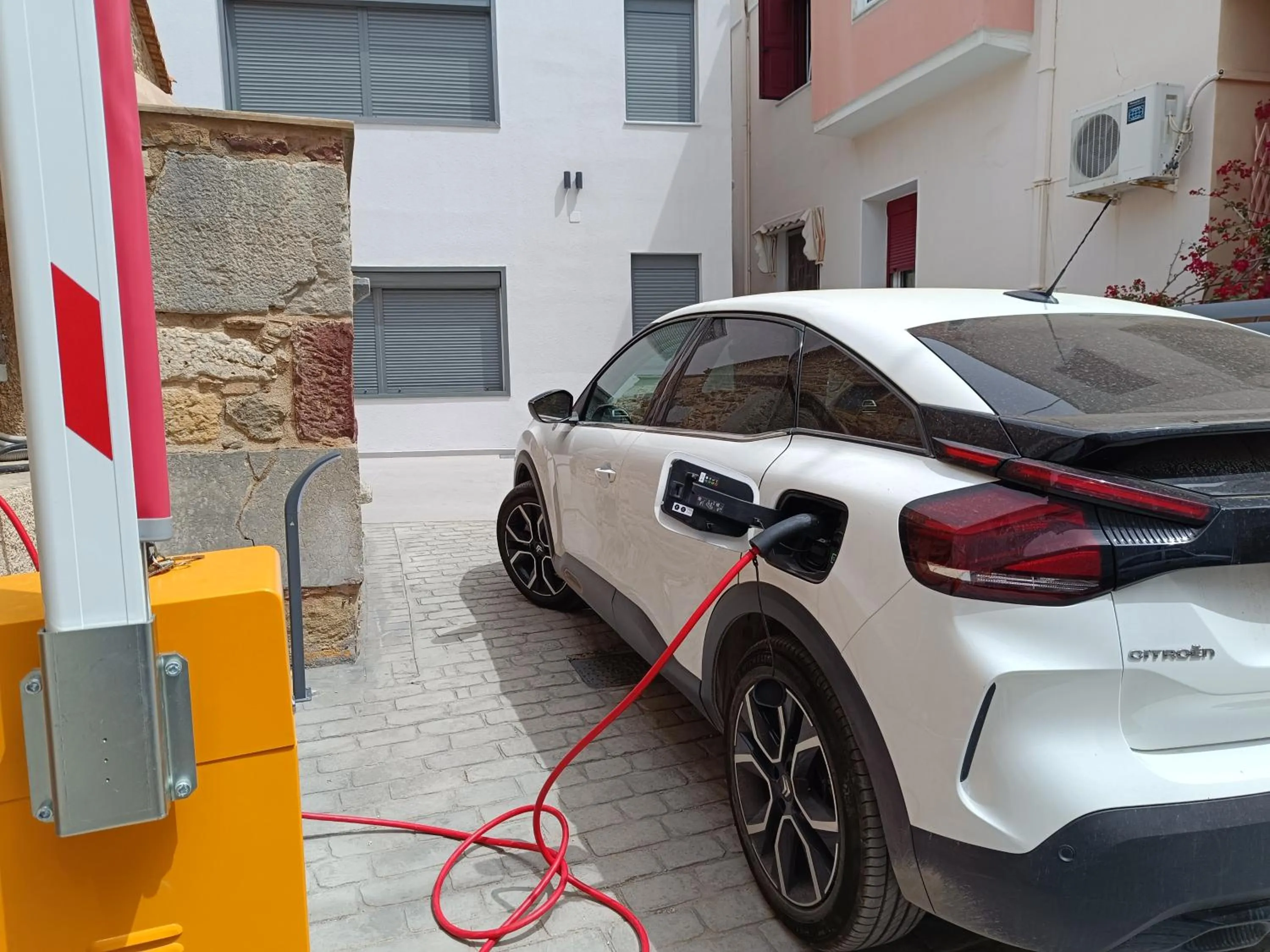 Data Chios Center semi basement