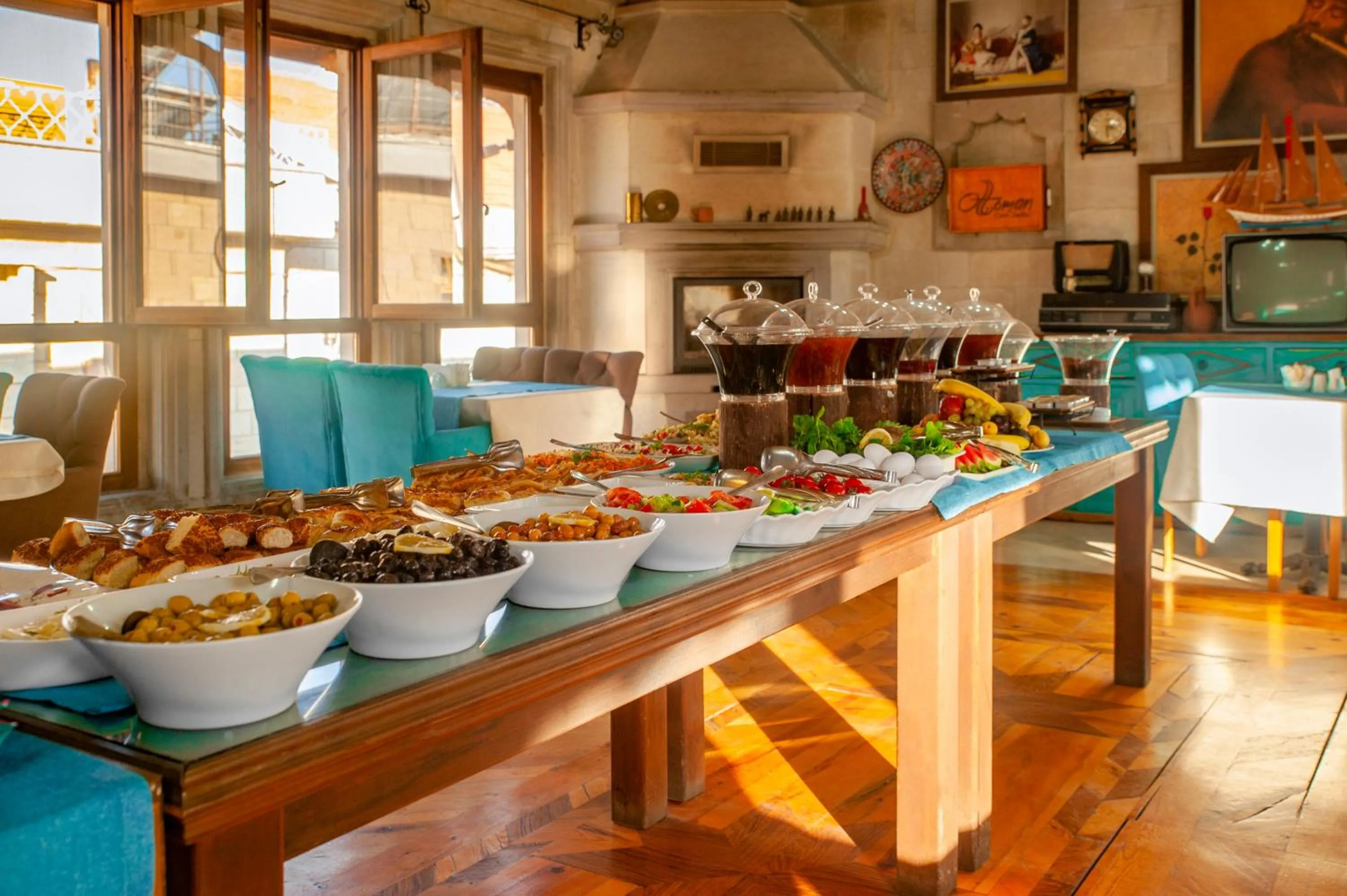Breakfast in Ottoman Cave Suites
