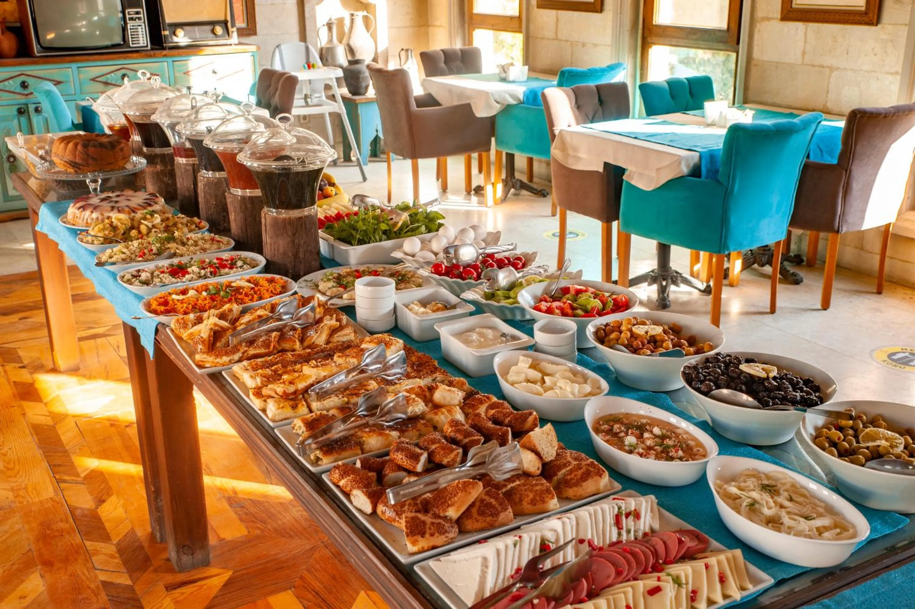 Breakfast in Ottoman Cave Suites