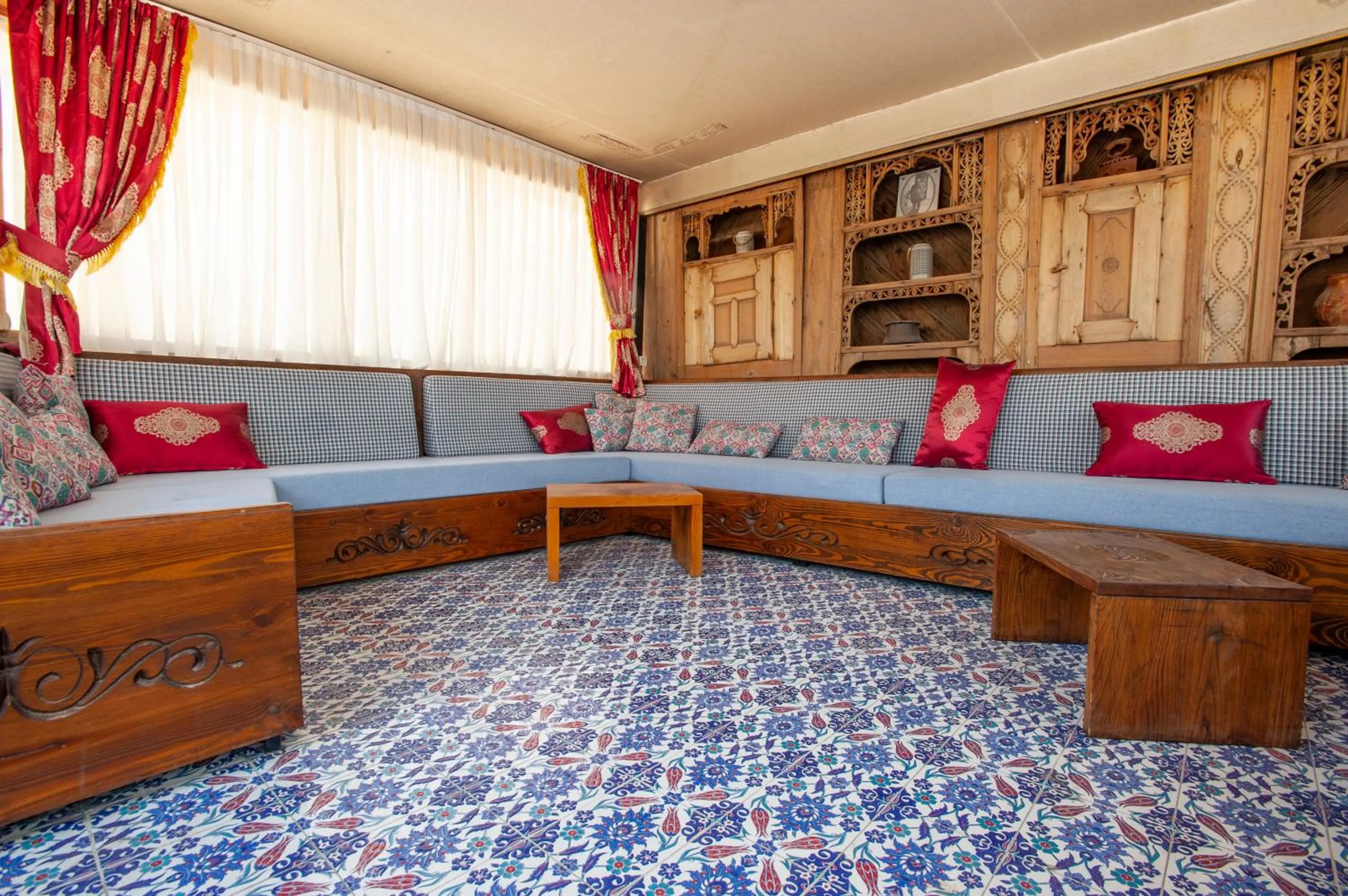 Seating area in Ottoman Cave Suites