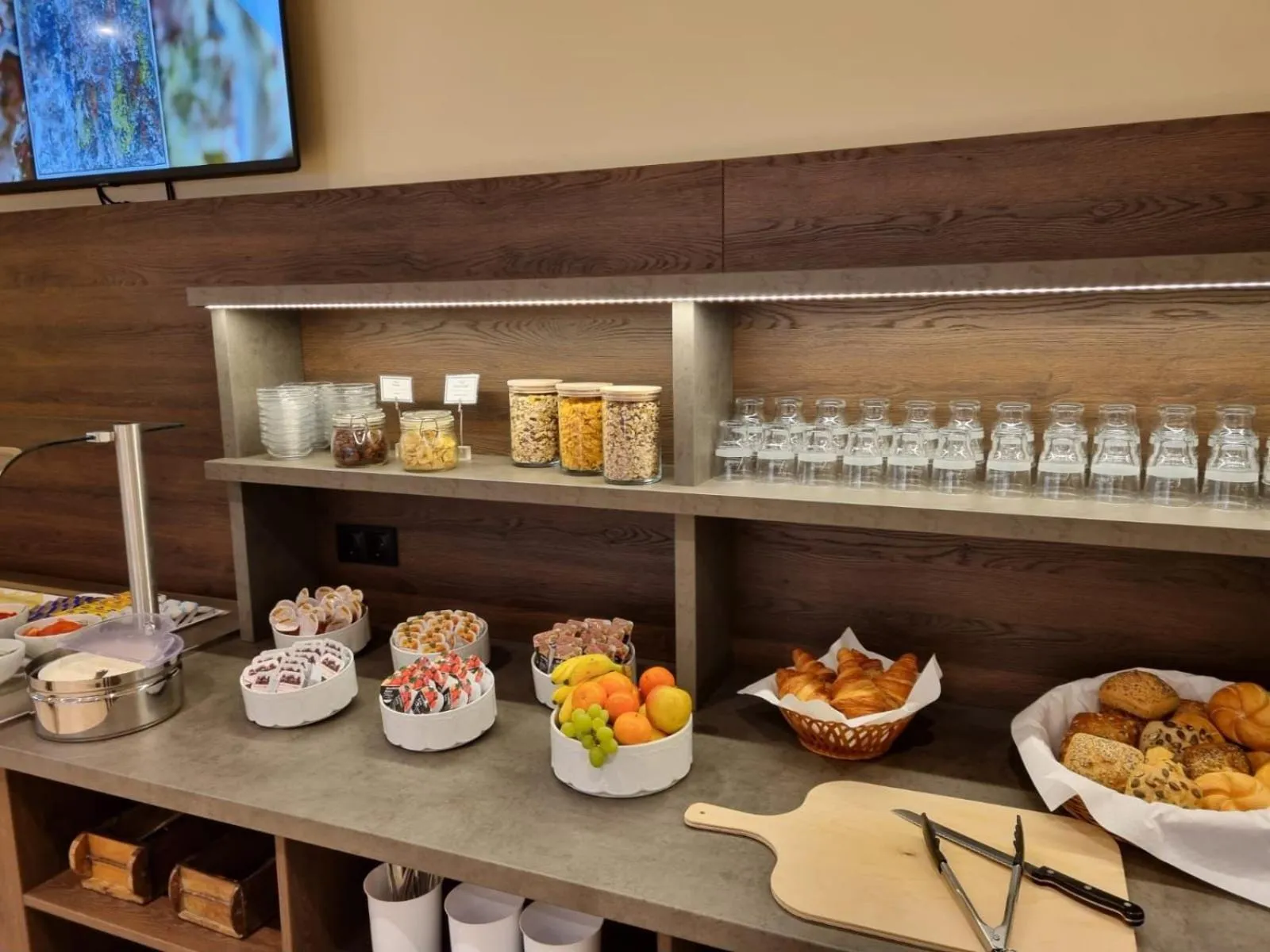 Buffet breakfast in Hotel Drei Kronen Elmshorn