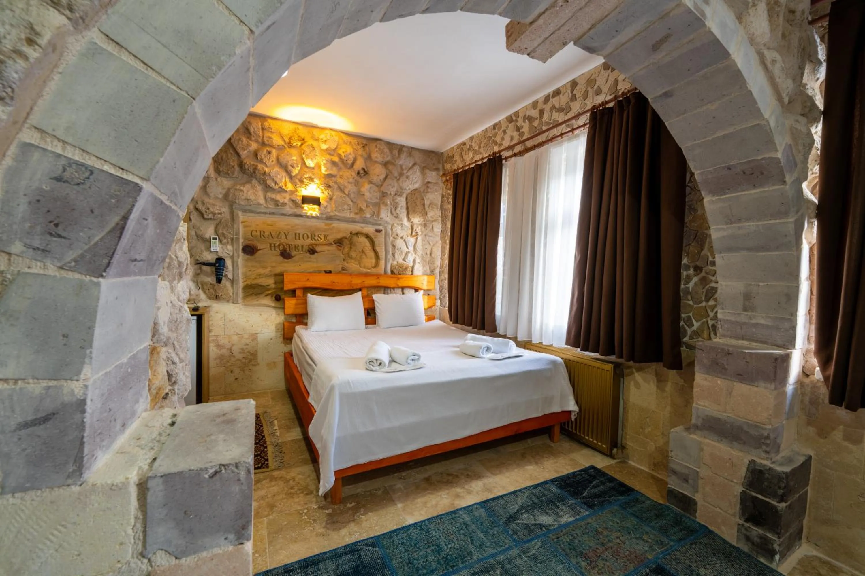 Shower, Bed in hotels crazy horse