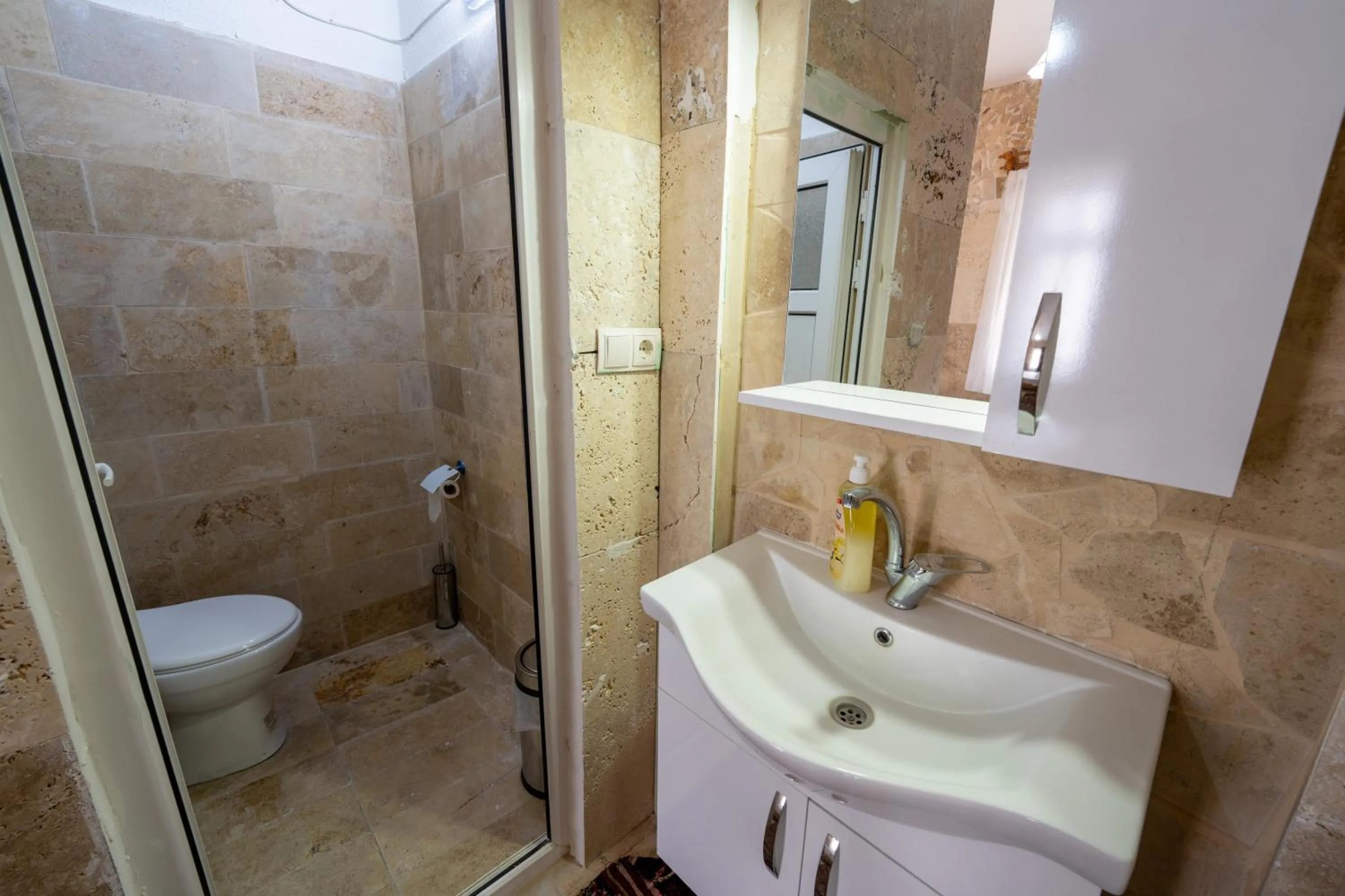 Shower in hotels crazy horse