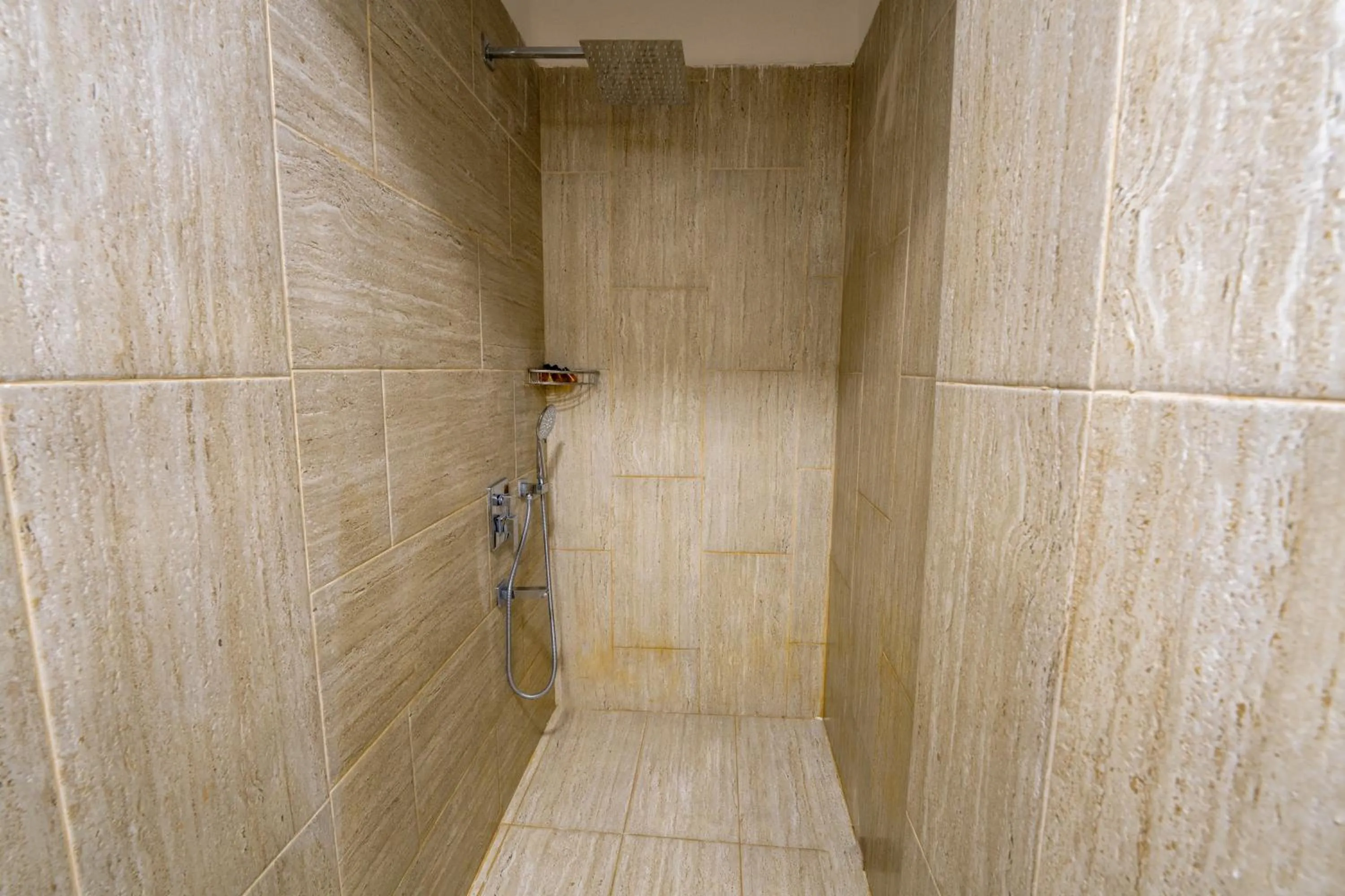 Shower in hotels crazy horse