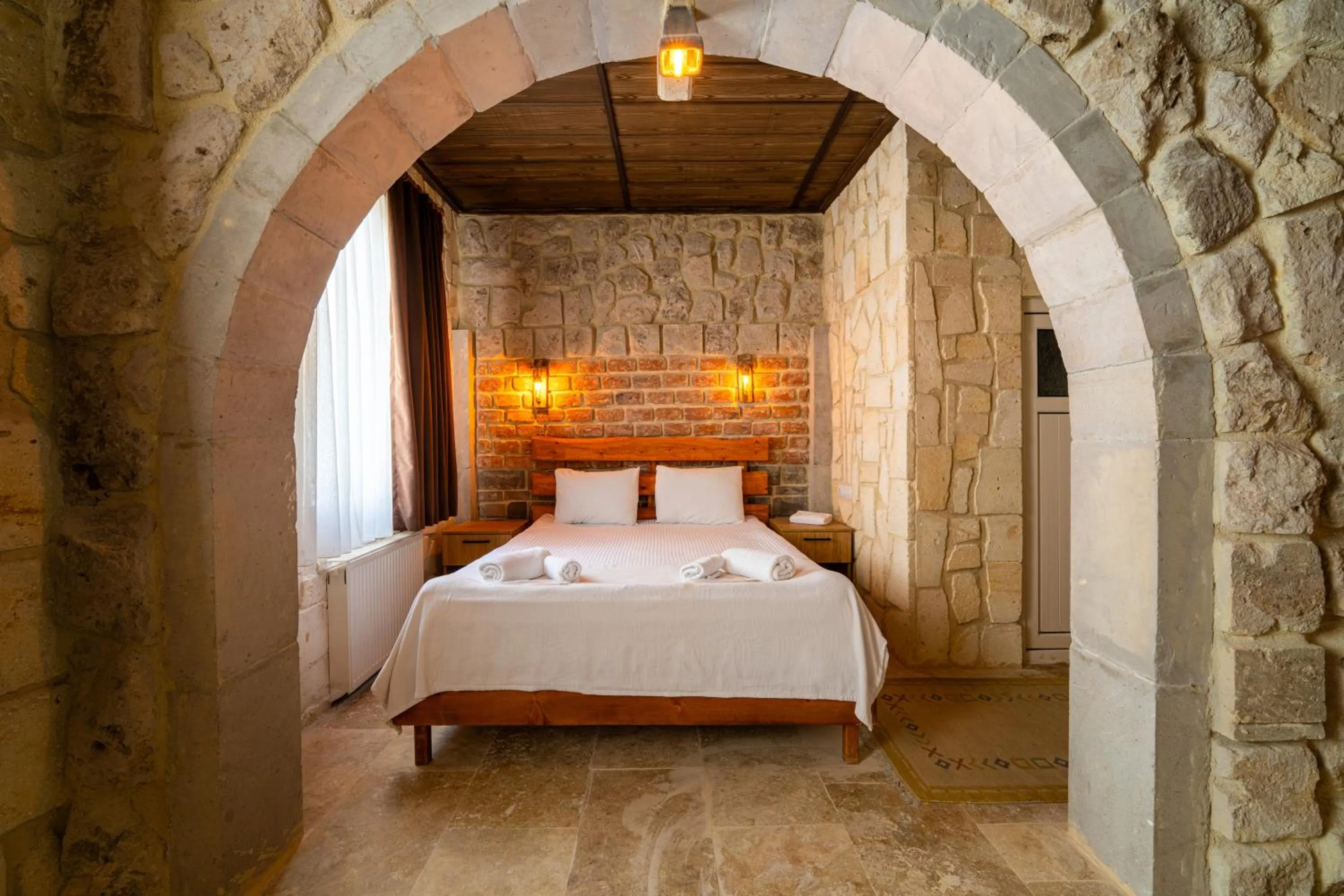 Shower, Bed in hotels crazy horse