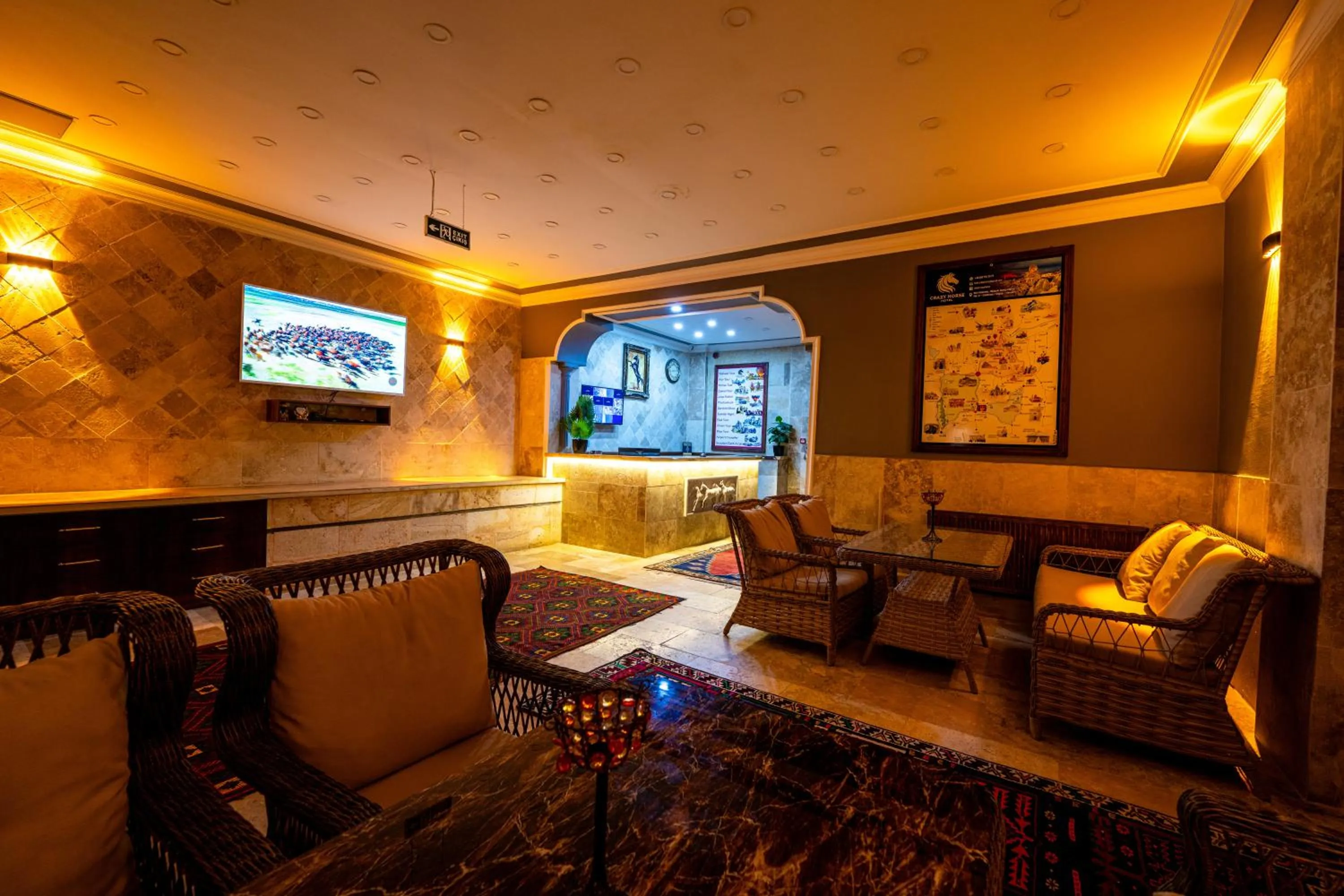 Restaurant/places to eat in hotels crazy horse