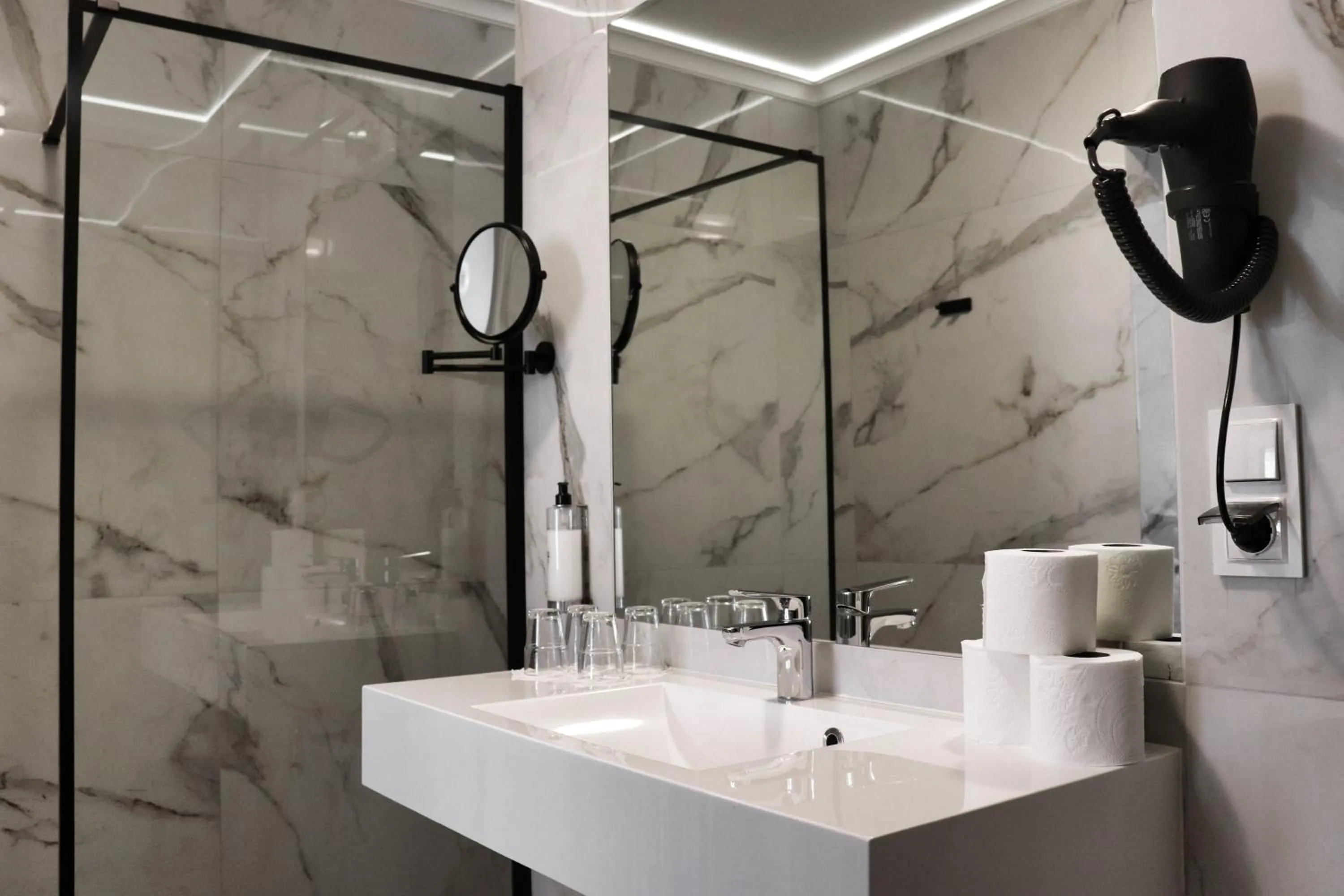 Bathroom in Hotel Europejski Wrocław Centrum