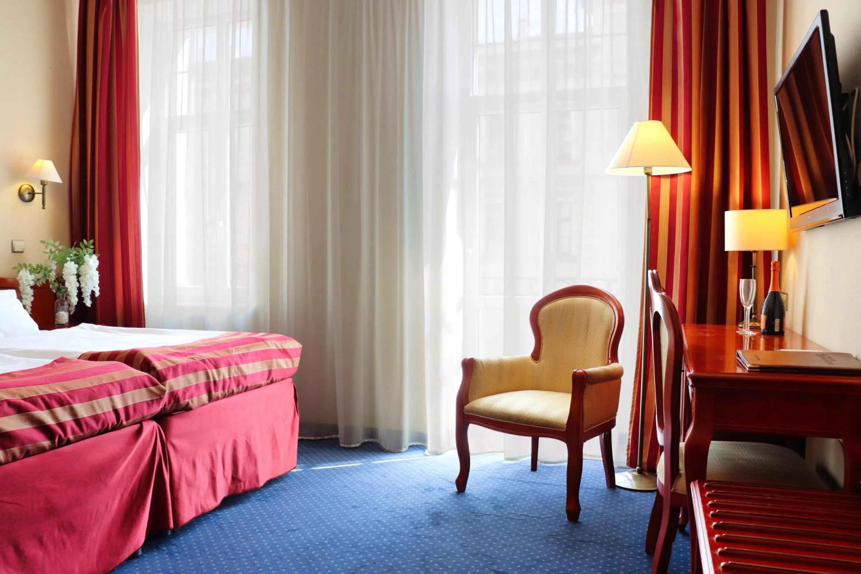 Bedroom, Bed in Hotel Europejski Wrocław Centrum