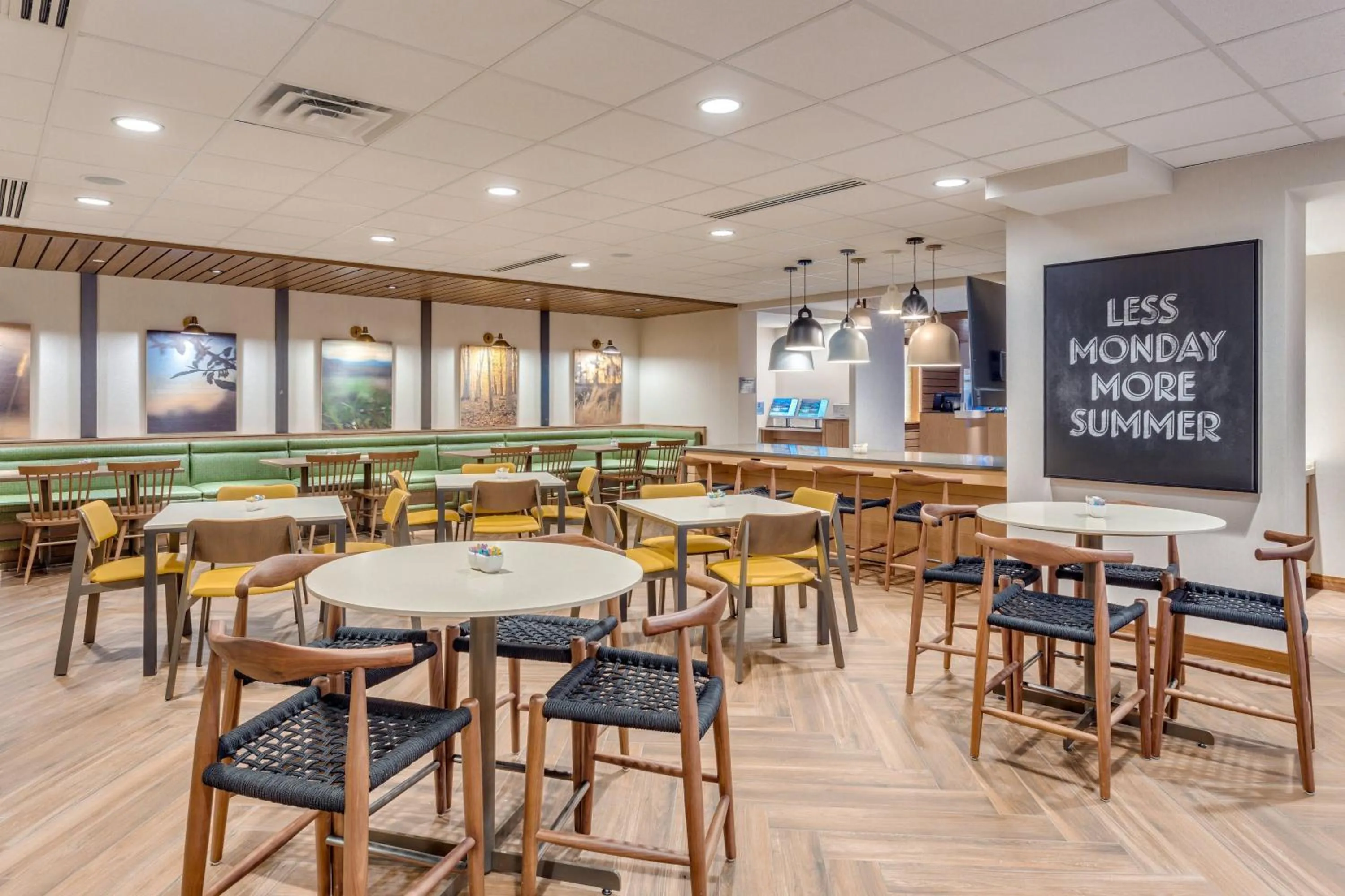 Breakfast in Fairfield Inn & Suites by Marriott Jasper