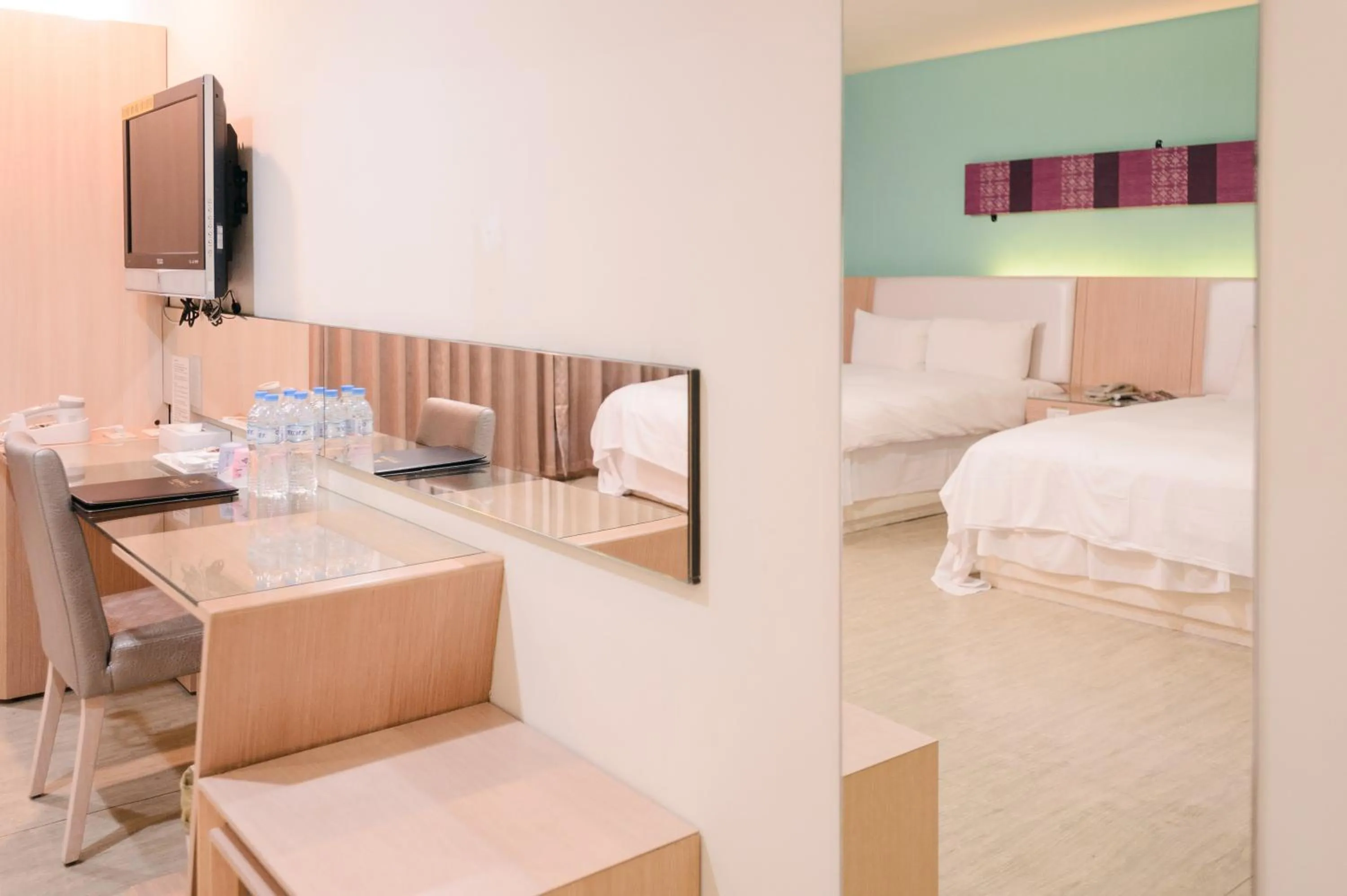 bunk bed, Bed in i-Deal Hotel