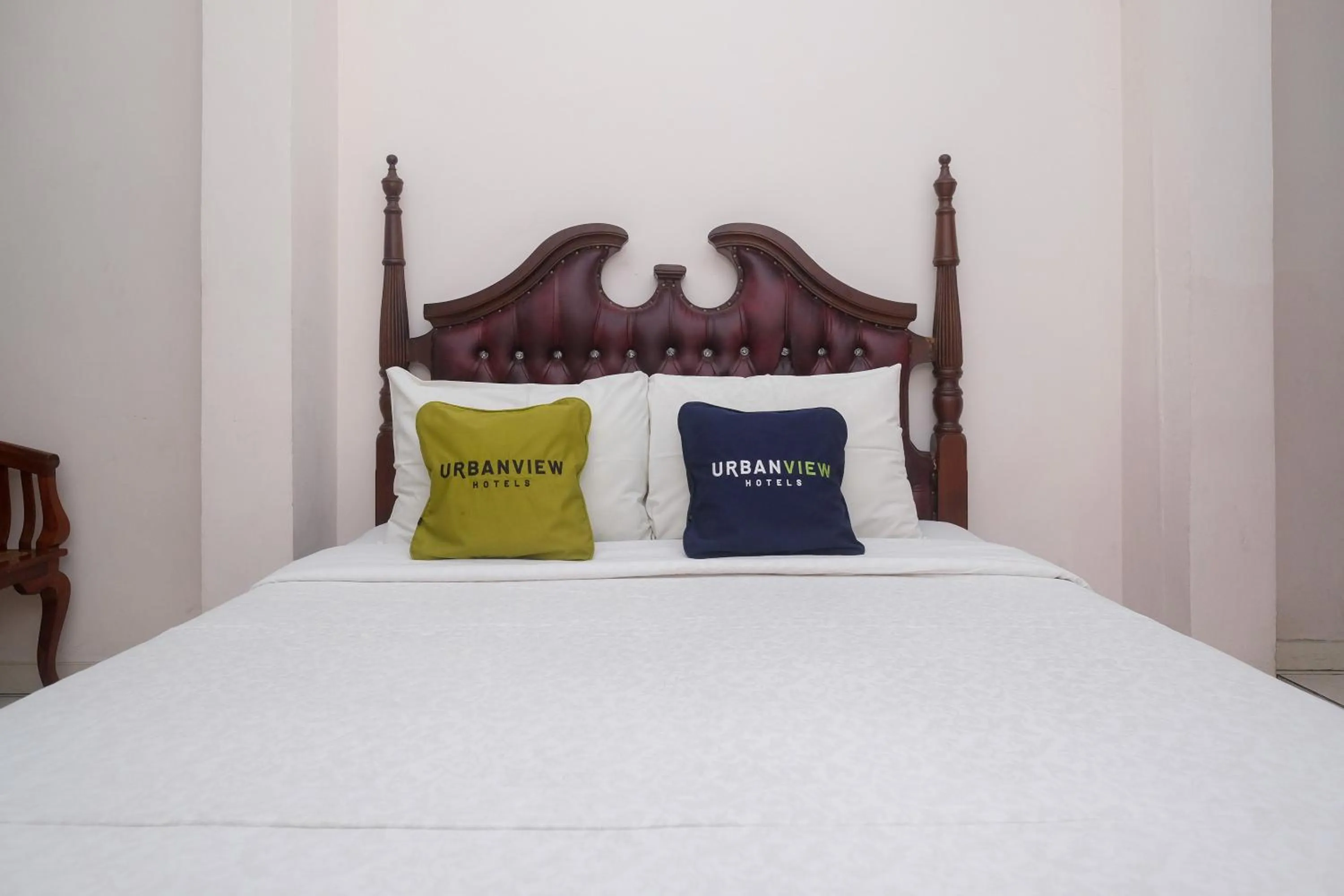 Bedroom, Bed in Urbanview Syariah Wisma Wongso Borobudur