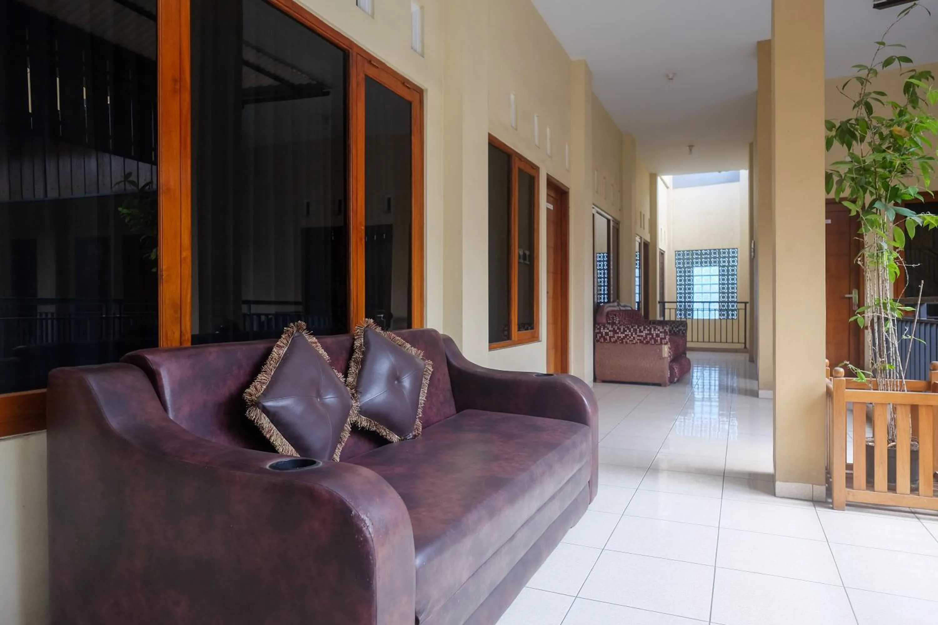 Seating area in Urbanview Syariah Wisma Wongso Borobudur