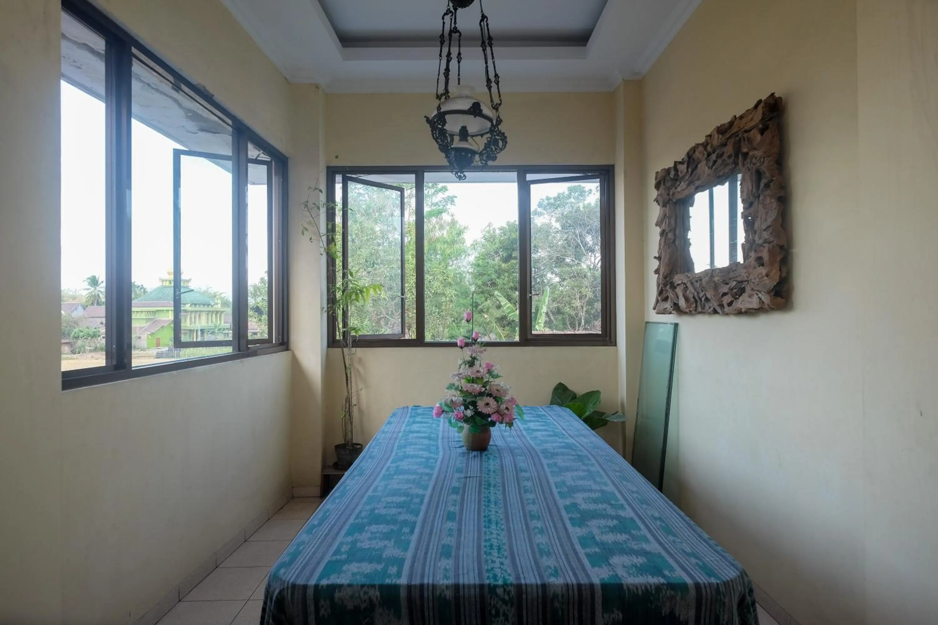 Other, Bed in Urbanview Syariah Wisma Wongso Borobudur