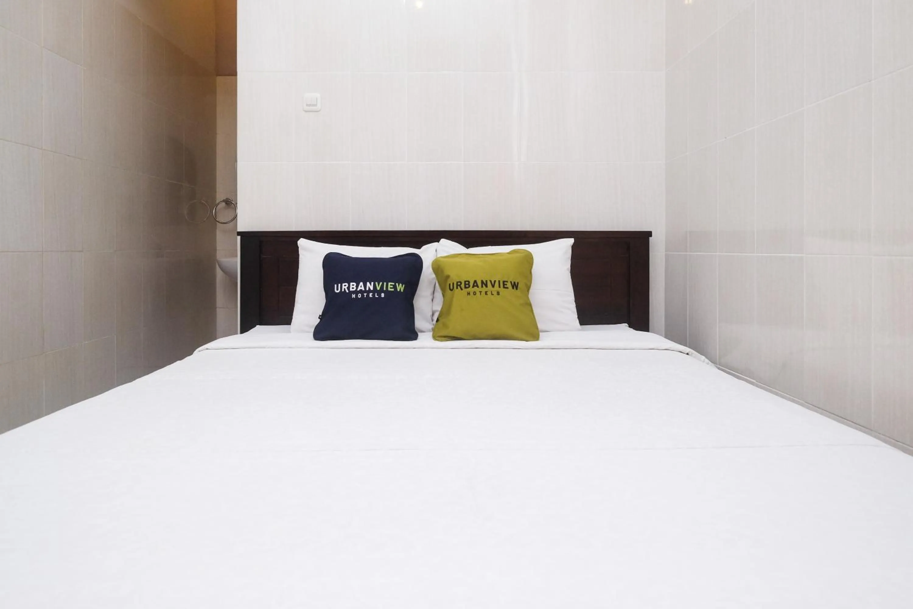 Bedroom, Bed in Urbanview Syariah Wisma Wongso Borobudur
