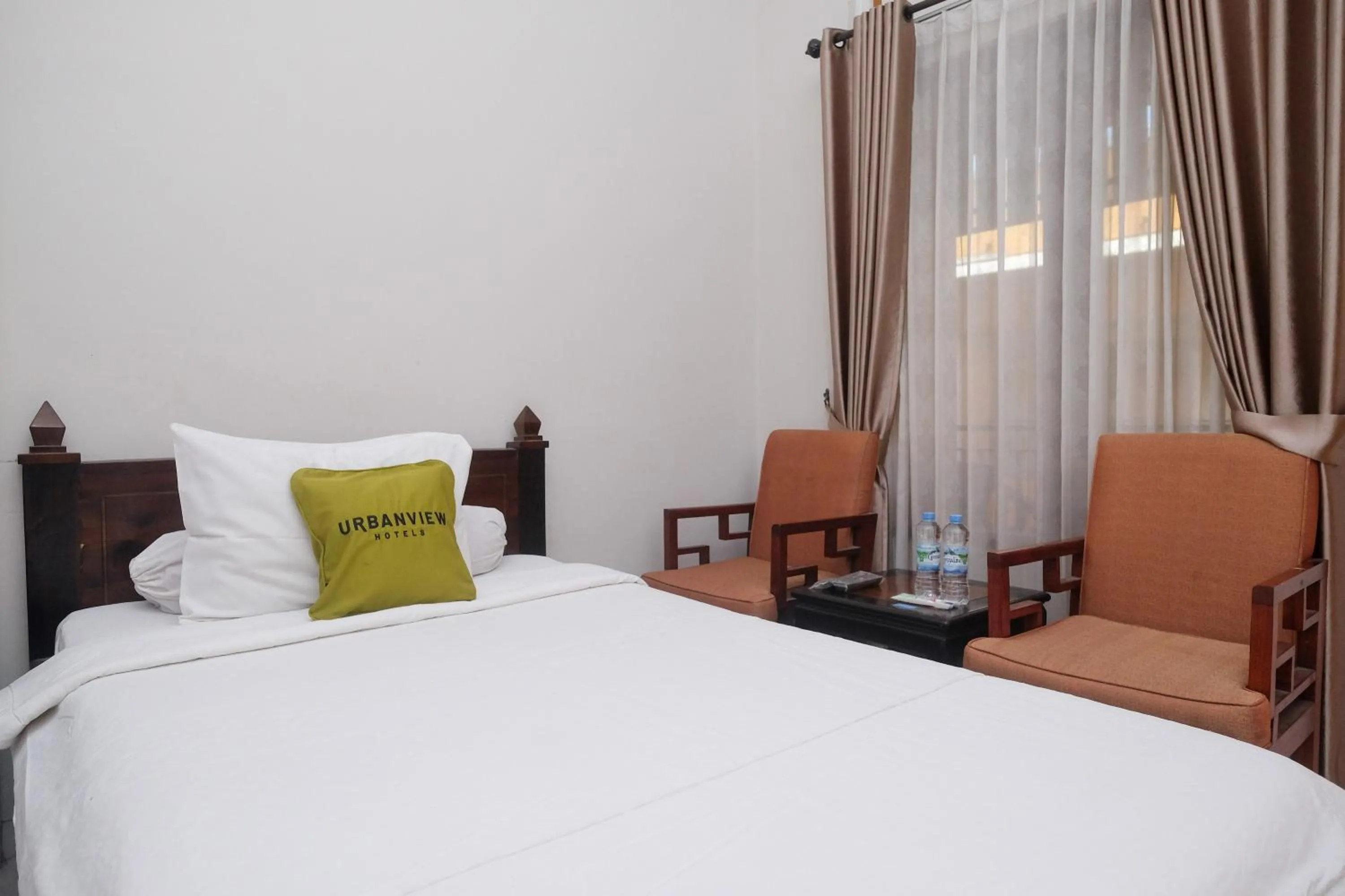 Bedroom, Bed in Urbanview Syariah Wisma Wongso Borobudur