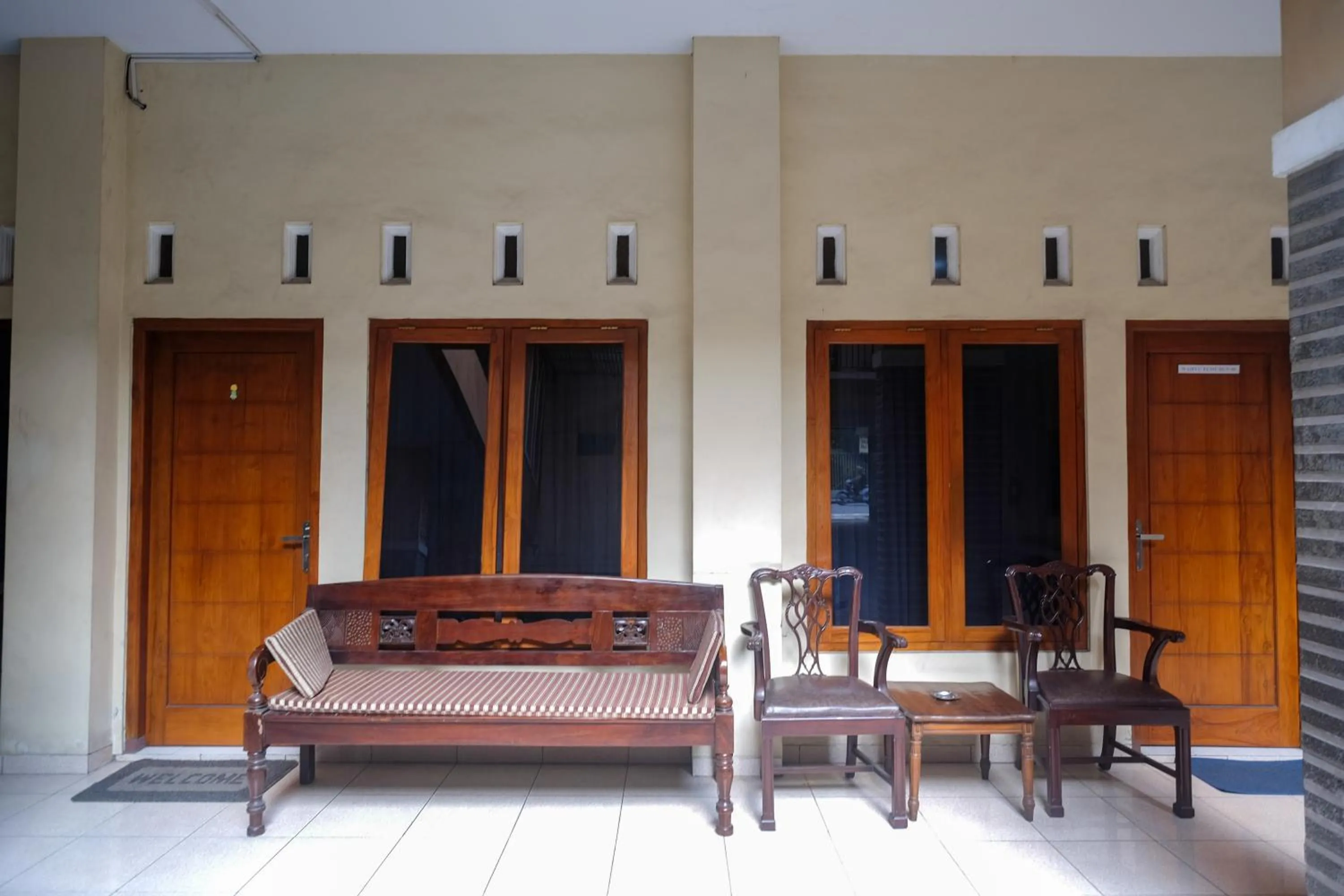 Balcony/Terrace in Urbanview Syariah Wisma Wongso Borobudur