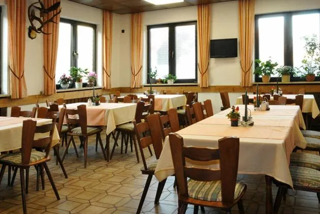 Restaurant/places to eat in Gasthof zur Post