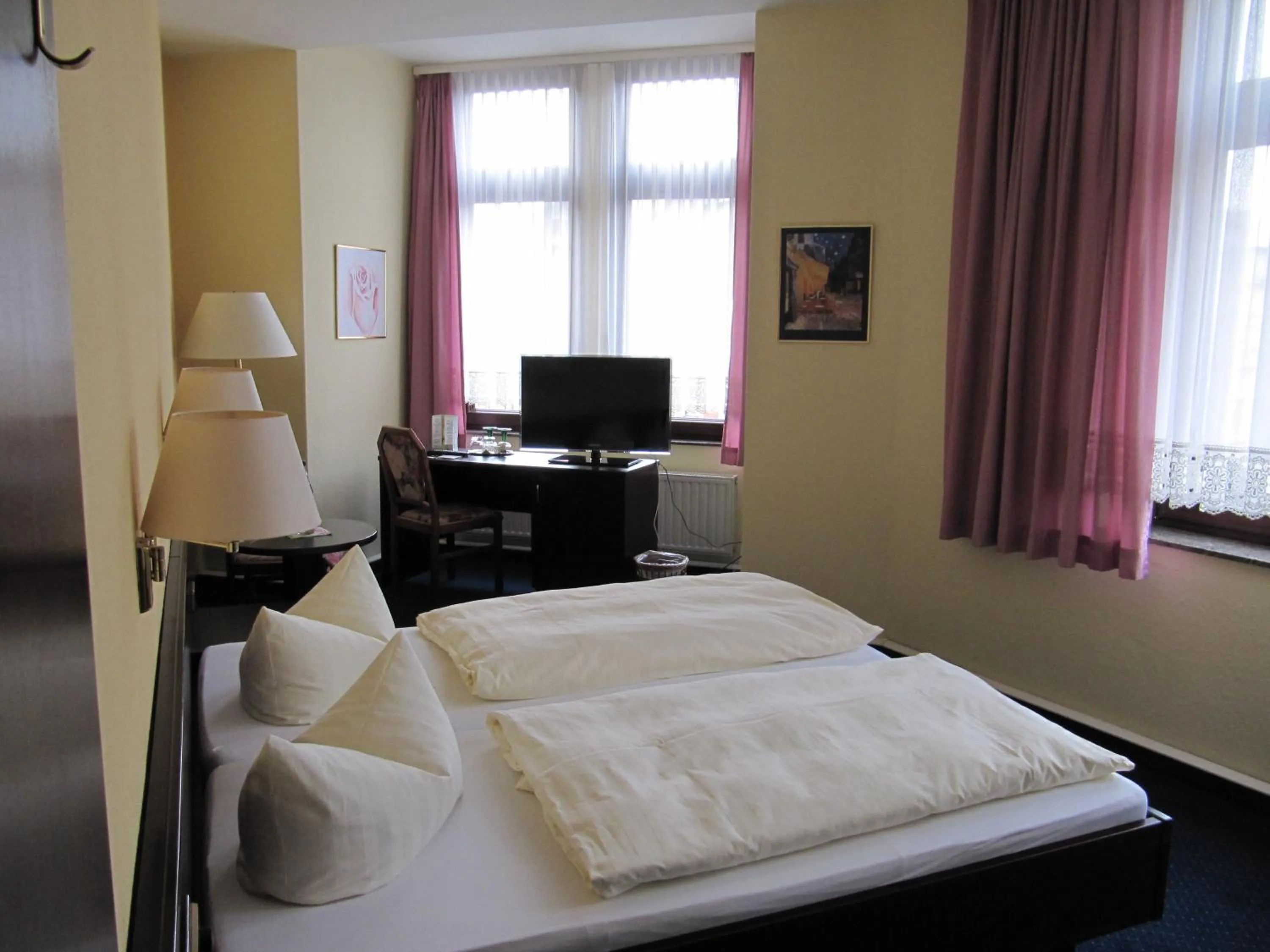 Photo of the whole room, Bed in Hotel Wettin