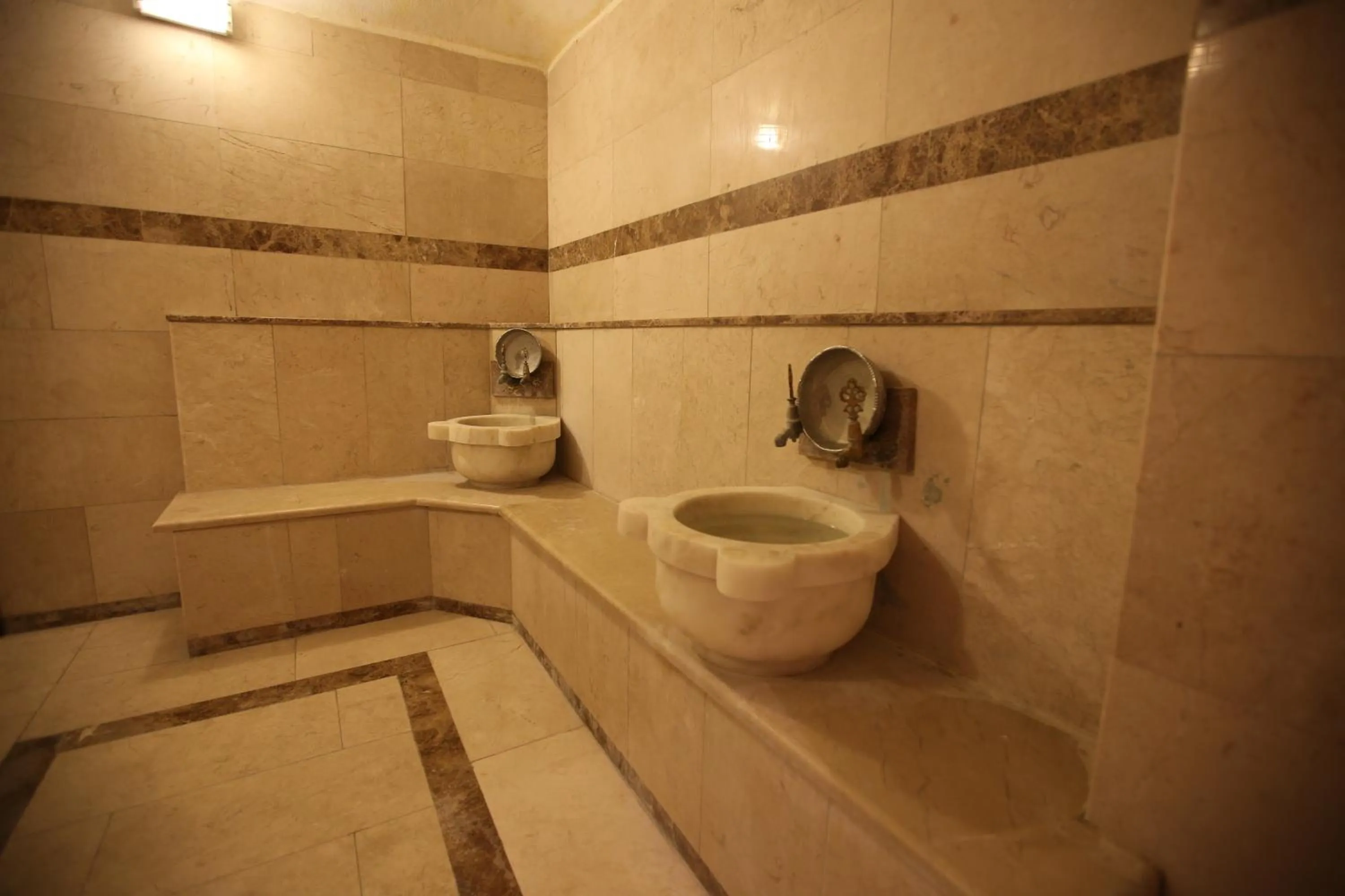 Steam room in Sultasa Hotel