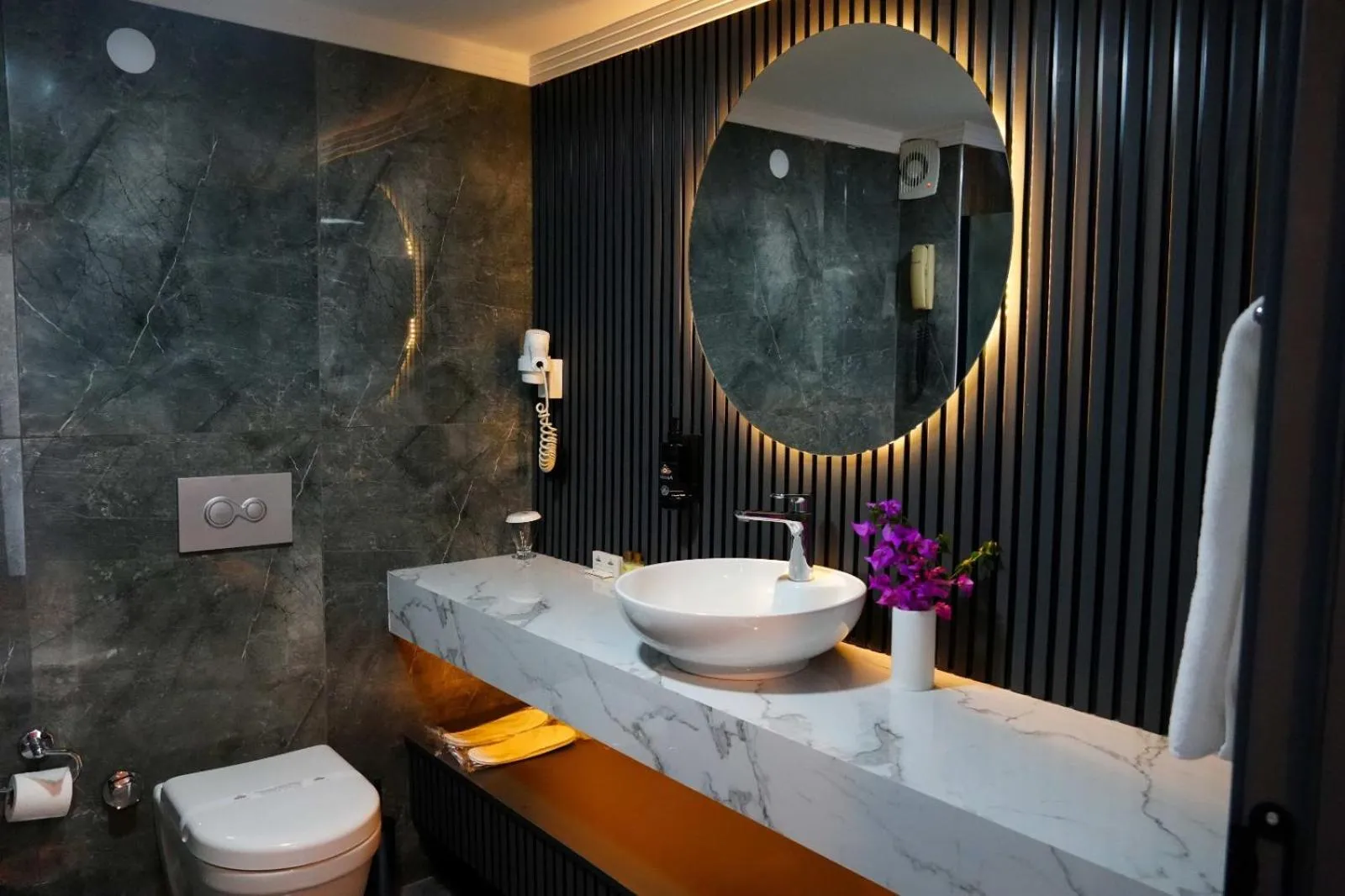 Bathroom in Sultasa Hotel