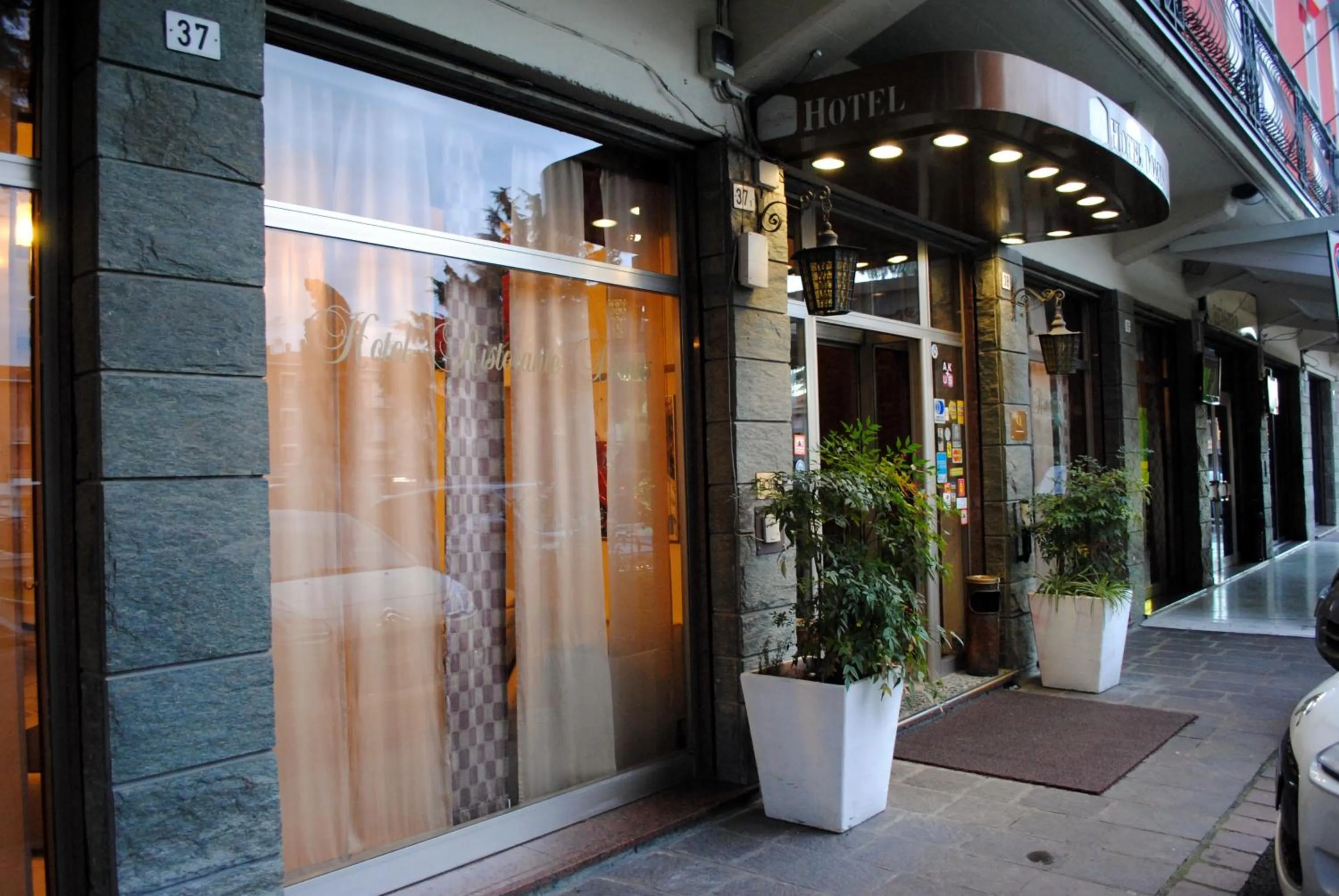 Facade/entrance in Hotel Domus
