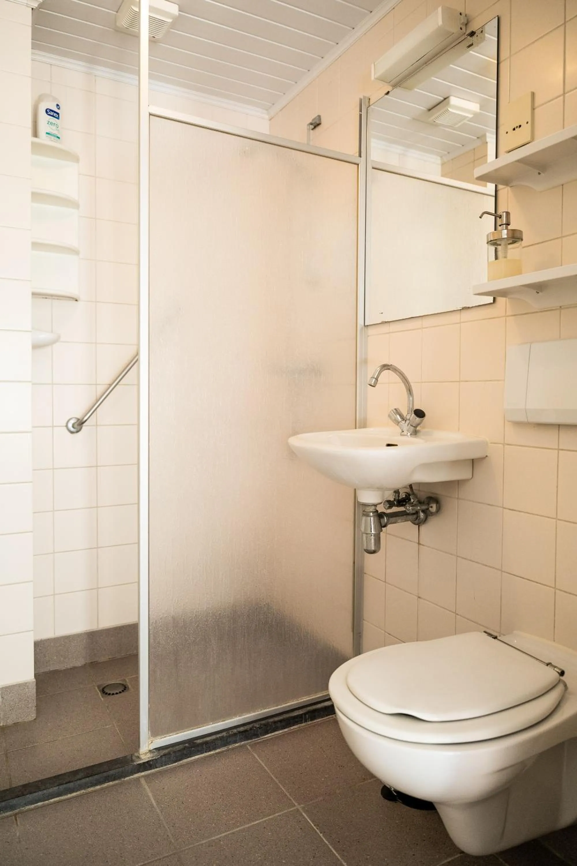 Shower in Hotel De Horper Wielen