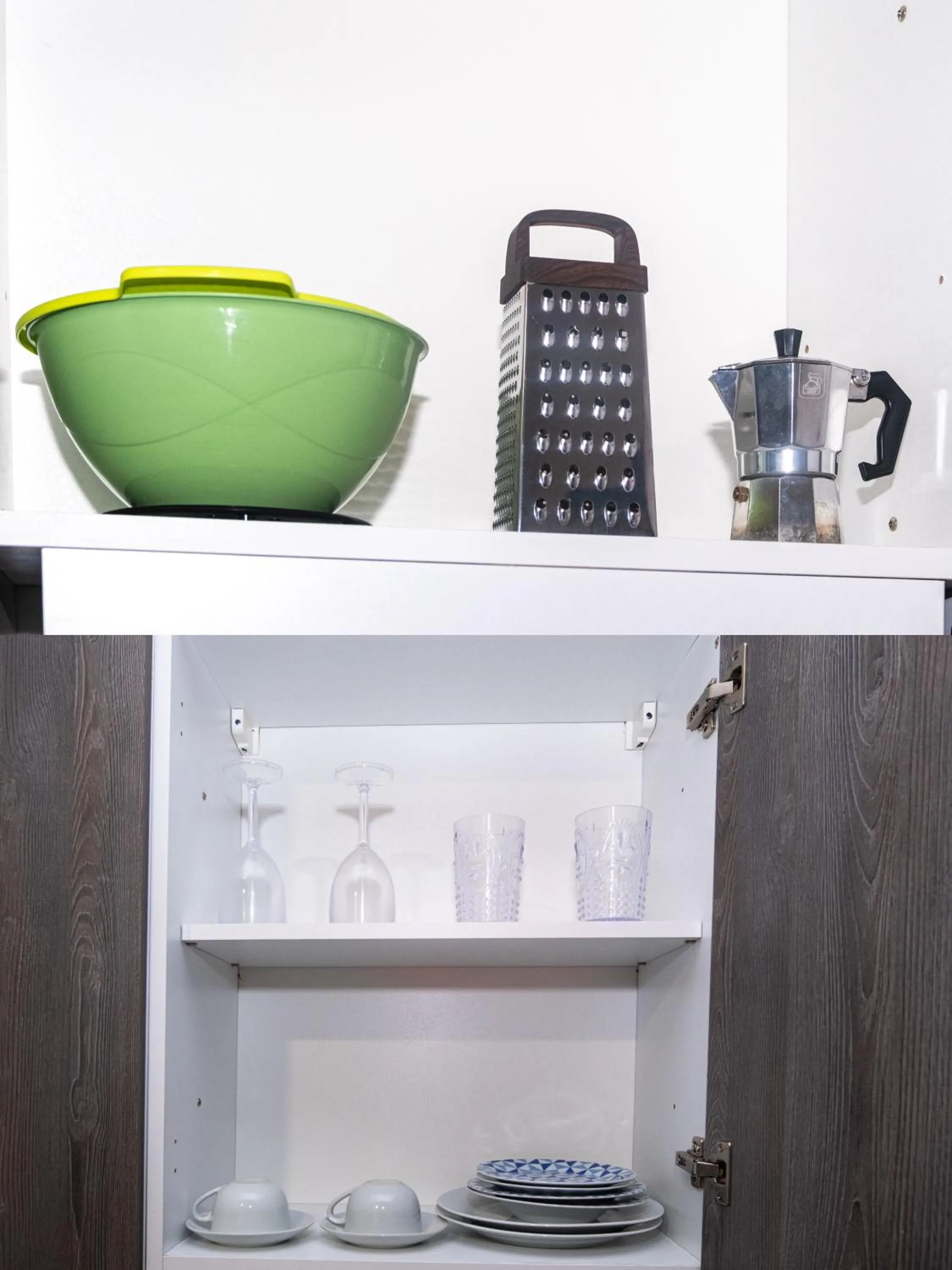 Kitchen or kitchenette in Napoli Suites Studios Aparthotel