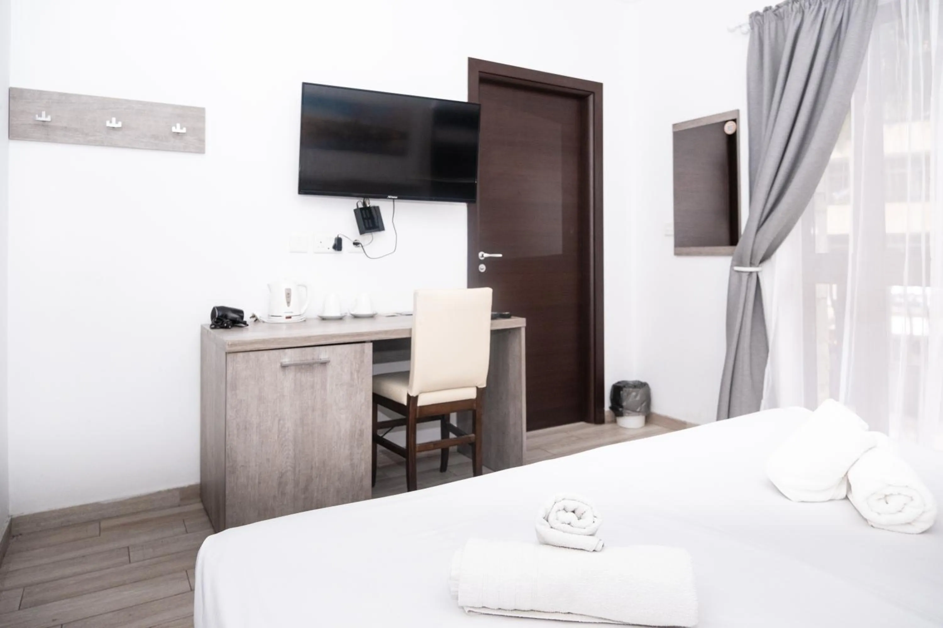 TV and multimedia, Bed in Napoli Suites Studios Aparthotel