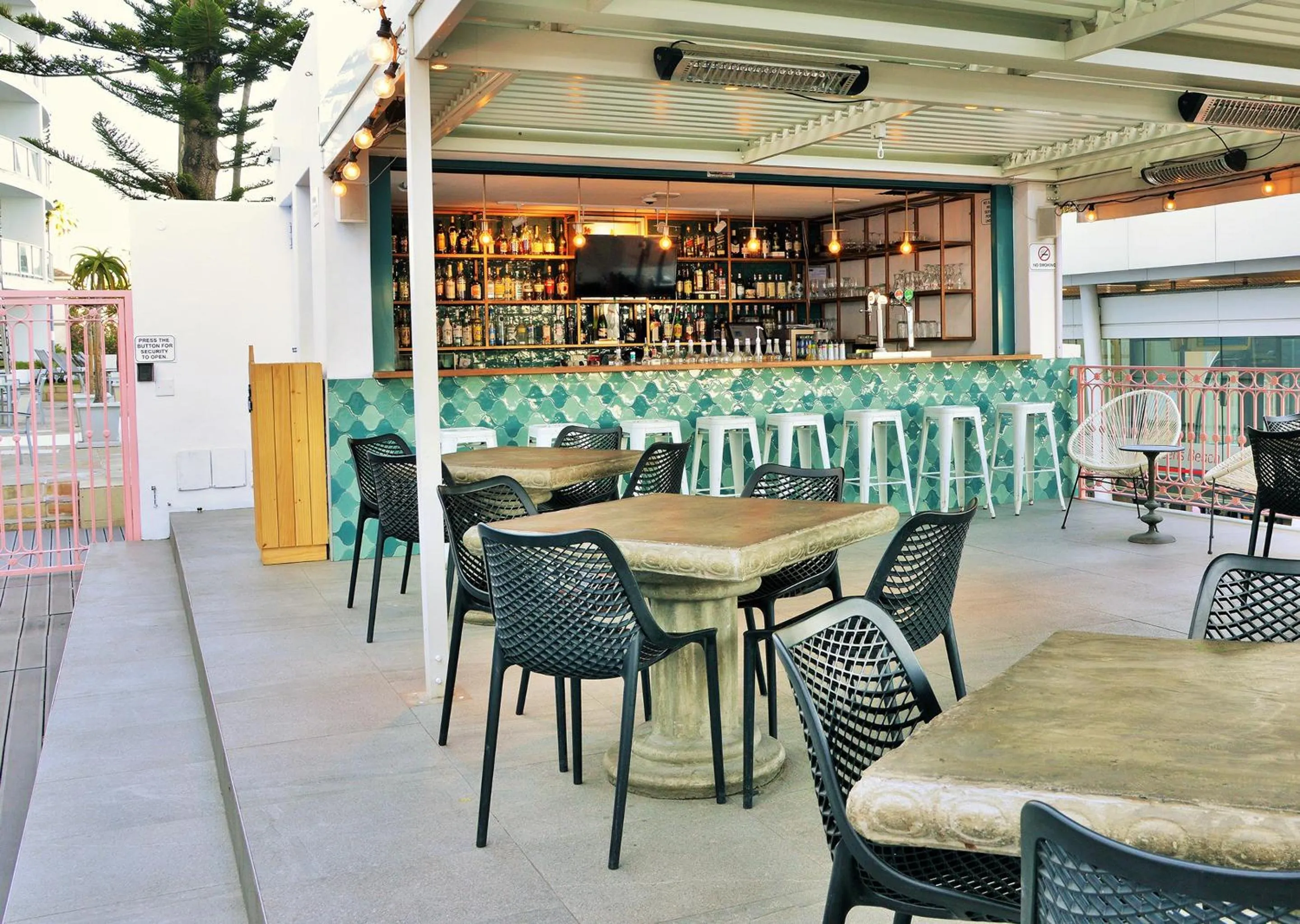 Restaurant/places to eat in Peninsula All Suite Hotel by Dream Resorts