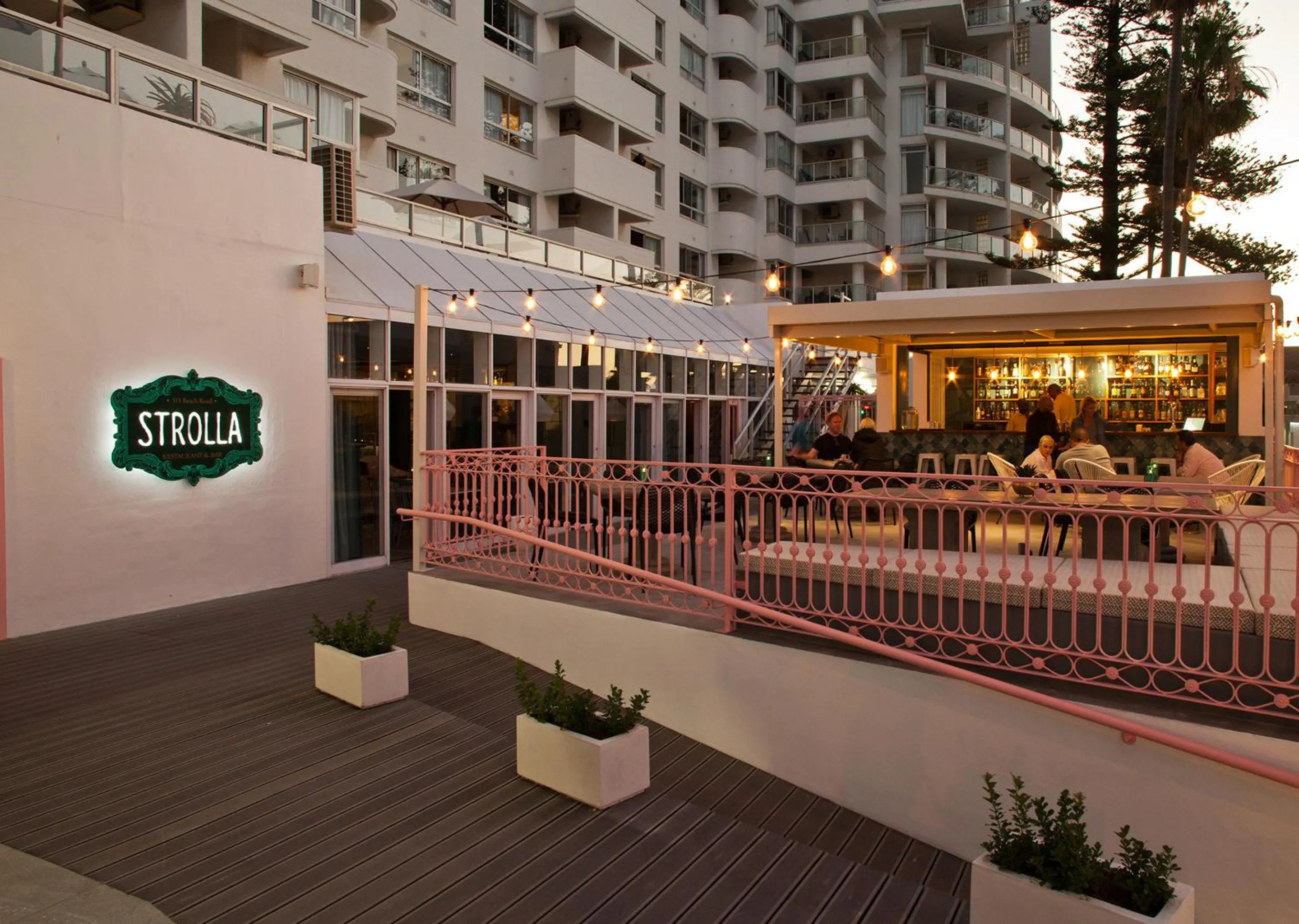 Property building in Peninsula All Suite Hotel by Dream Resorts