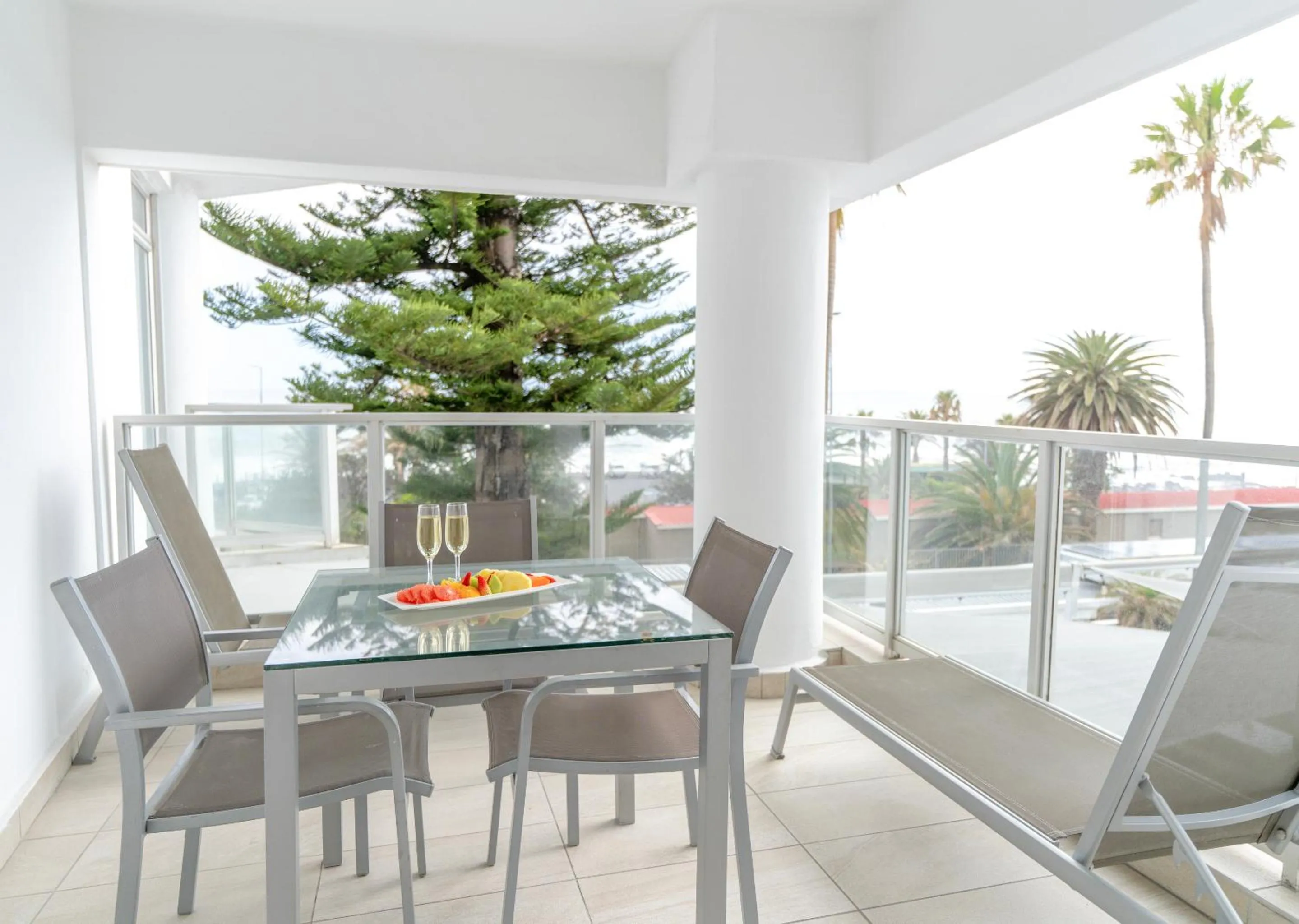 Patio in Peninsula All Suite Hotel by Dream Resorts