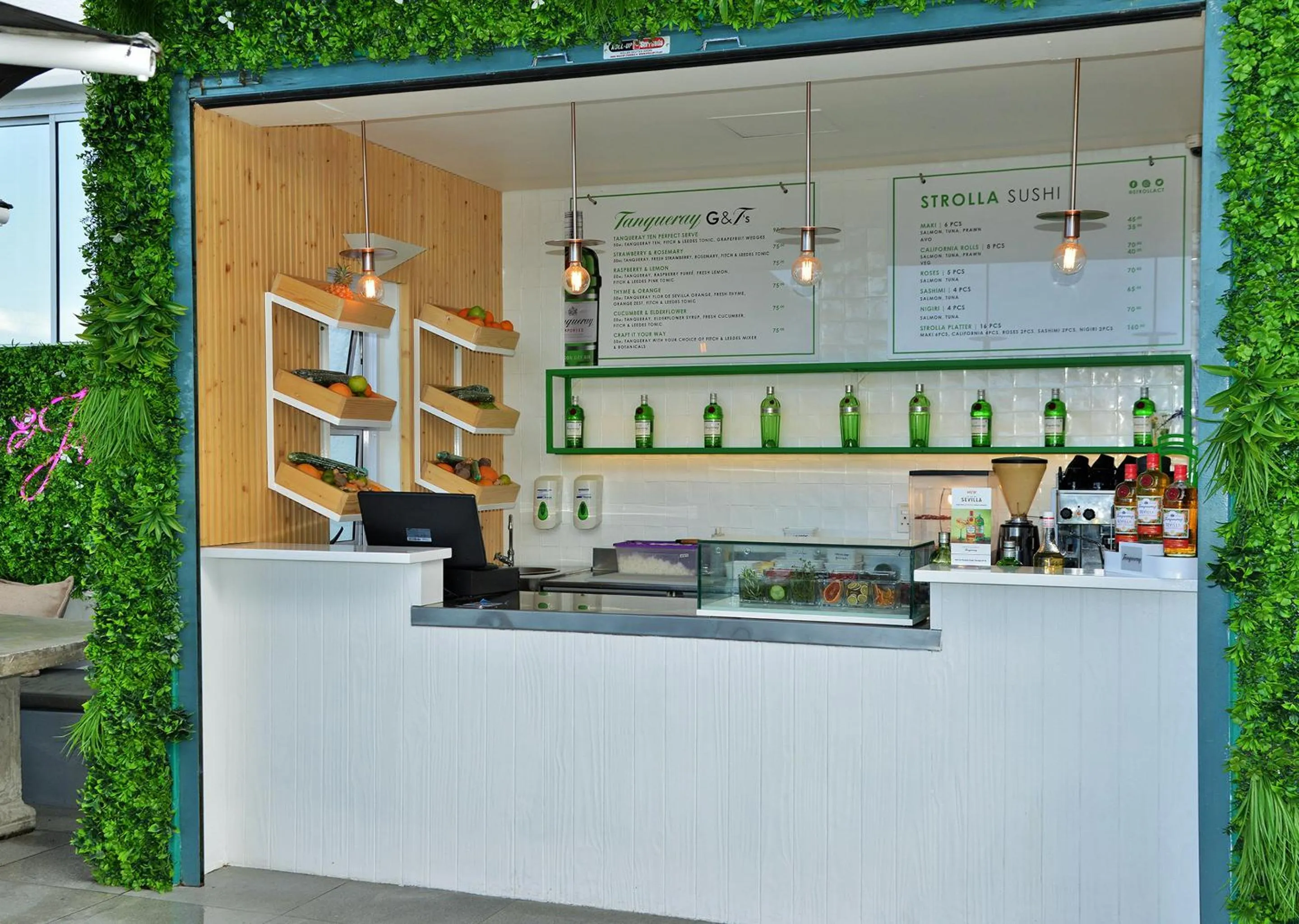 Restaurant/places to eat in Peninsula All Suite Hotel by Dream Resorts